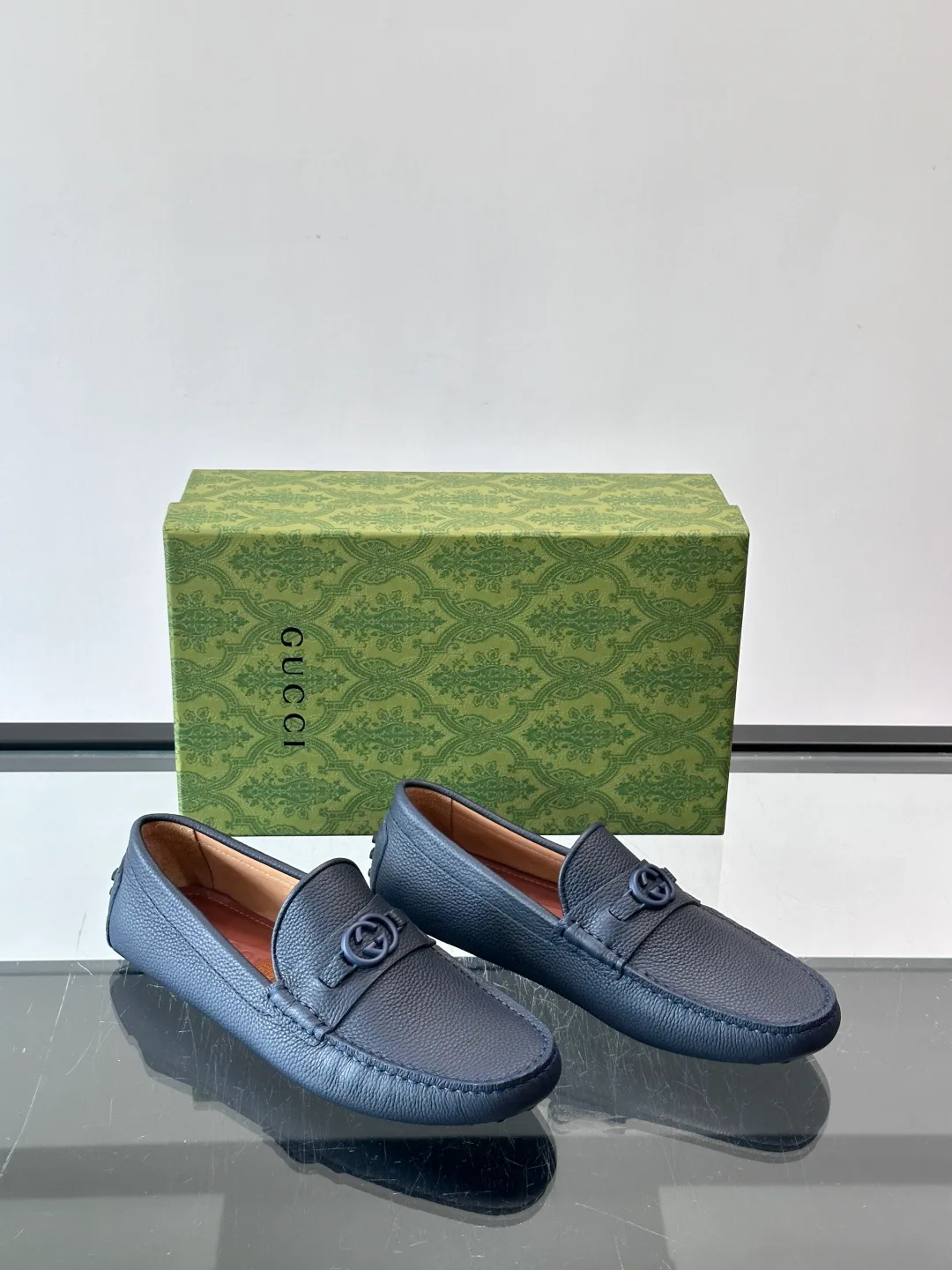 Men's Loafers And Dress Shoes GUCCI 17604304