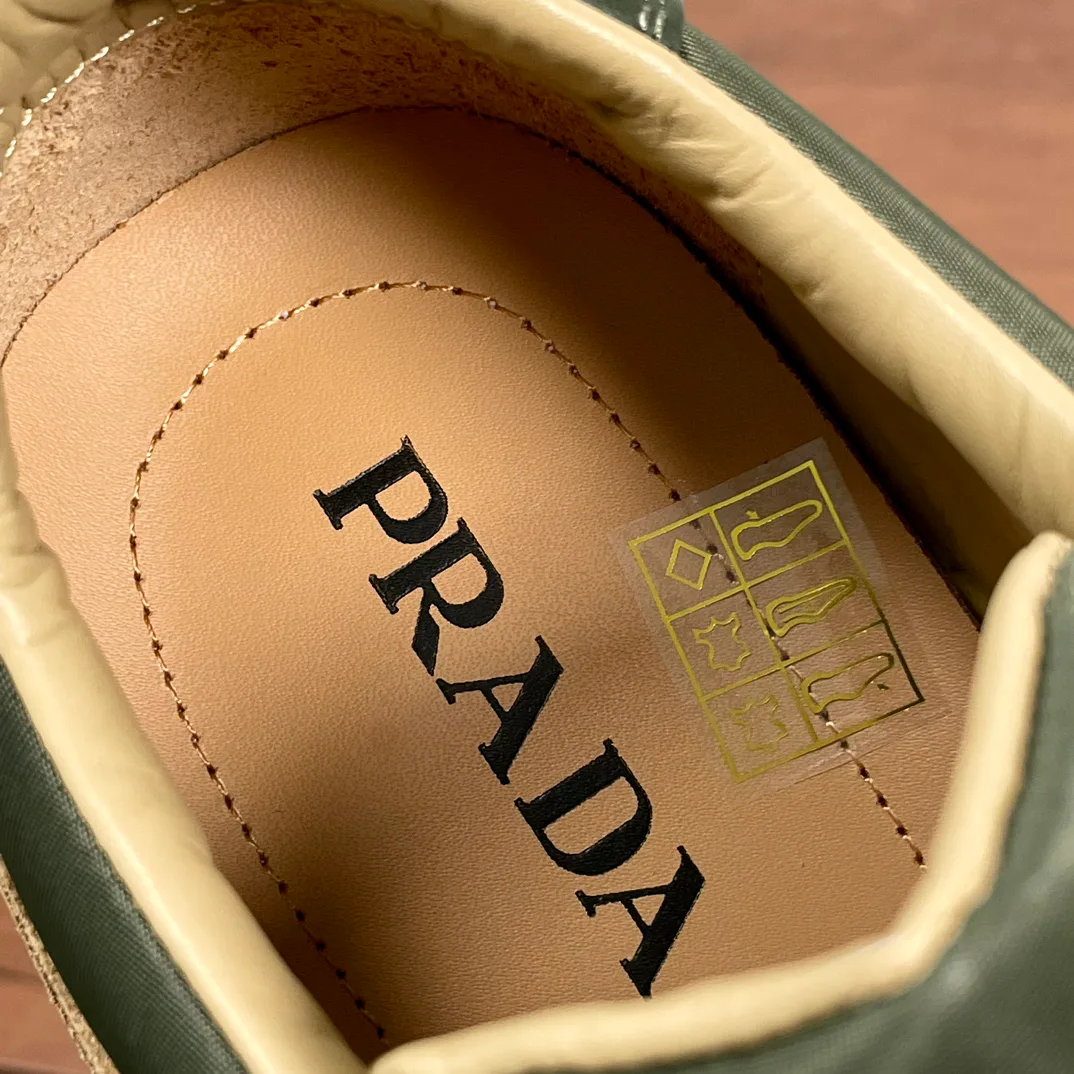 Men's Sneakers PRADA 18197803