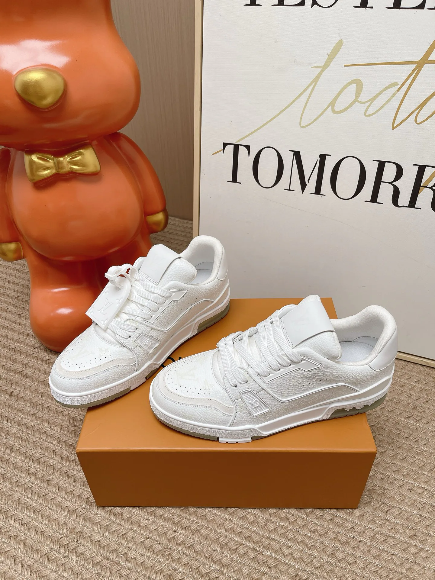 Women's Sneakers LOUIS VUITTON 17785309