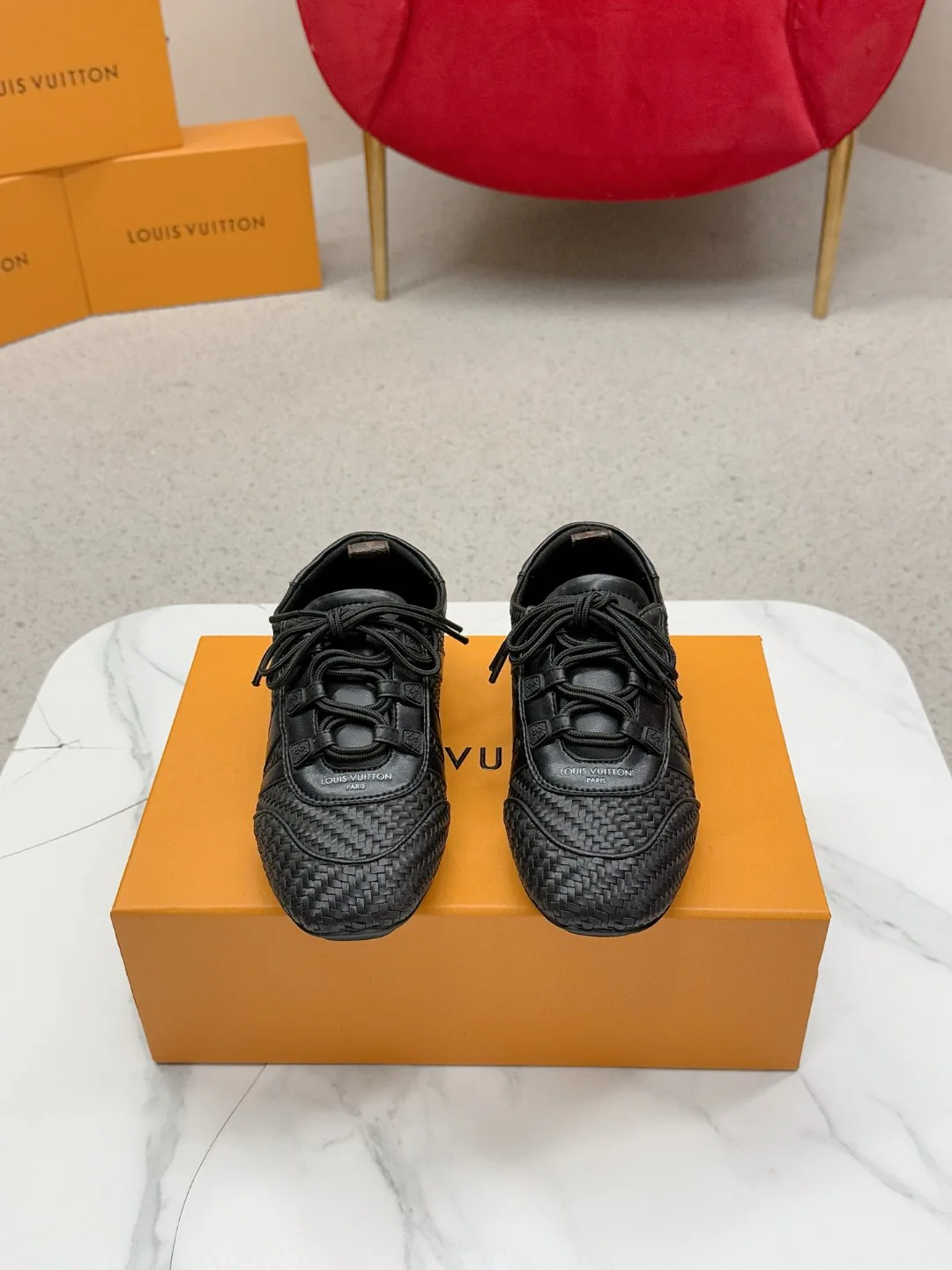 Women's Sneakers LOUIS VUITTON 17704485