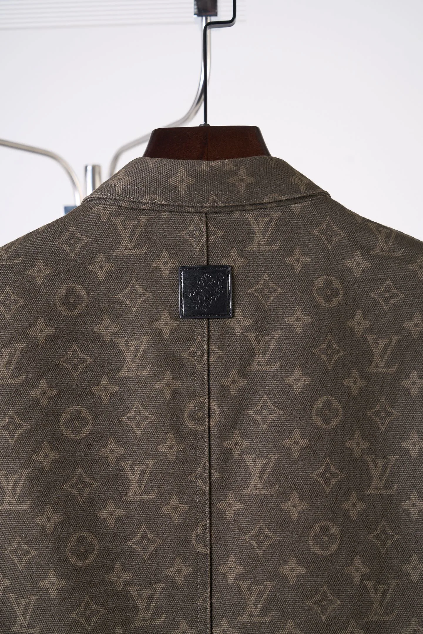Men's Jackets And Down Jackets LOUIS VUITTON 18178829