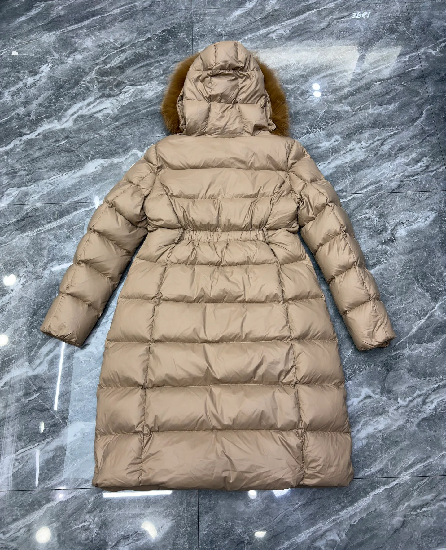 Women's Jackets And Down Jackets MONCLER 17801592