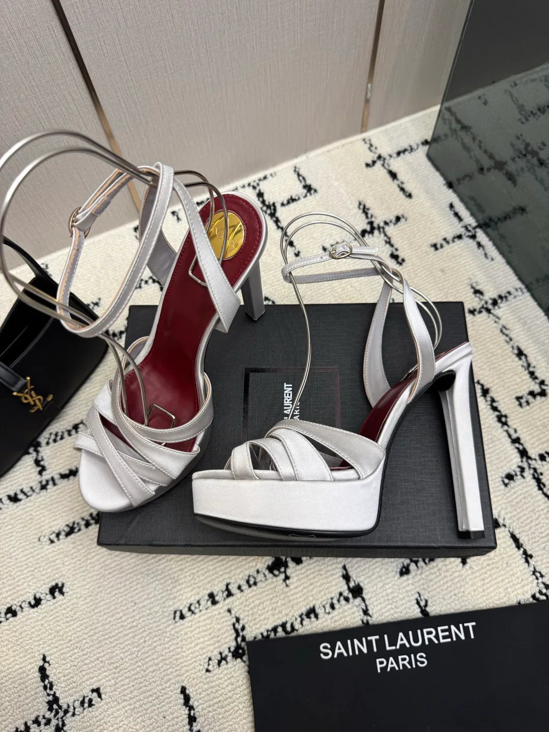 Women's Open-Toe Sandals SAINT LAURENT 18049026