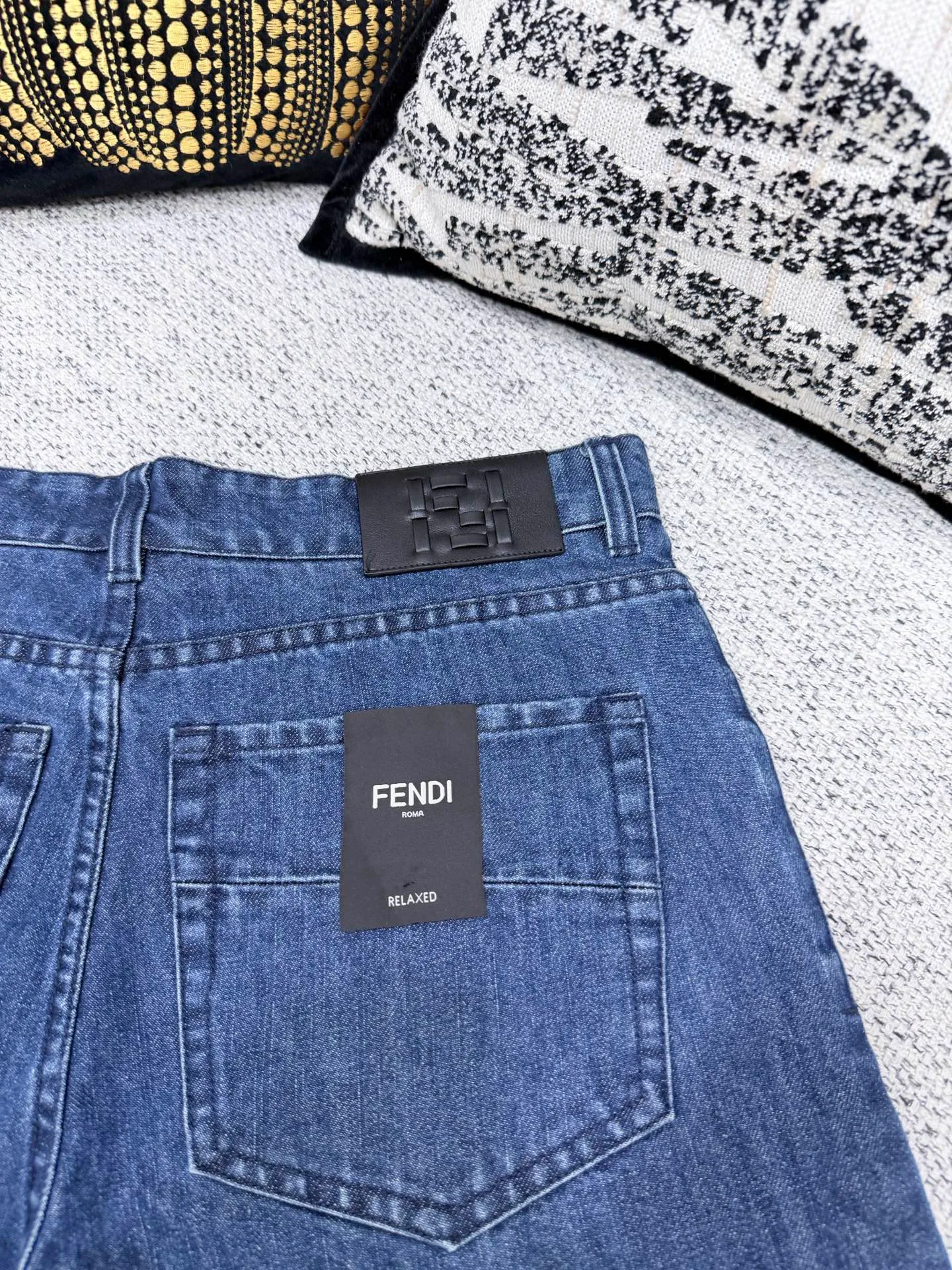 Men's Shorts FENDI 18074039