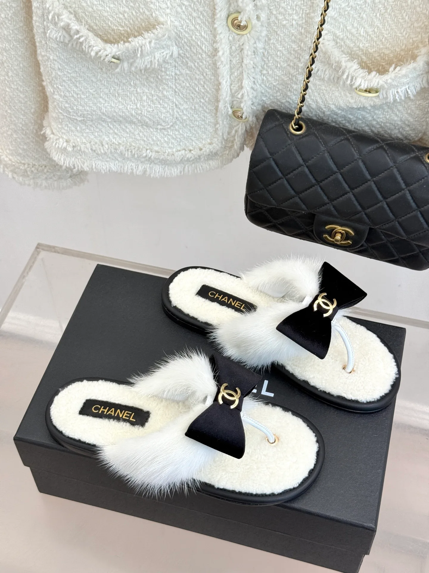 Women's Flip-Flops CHANEL 17827555