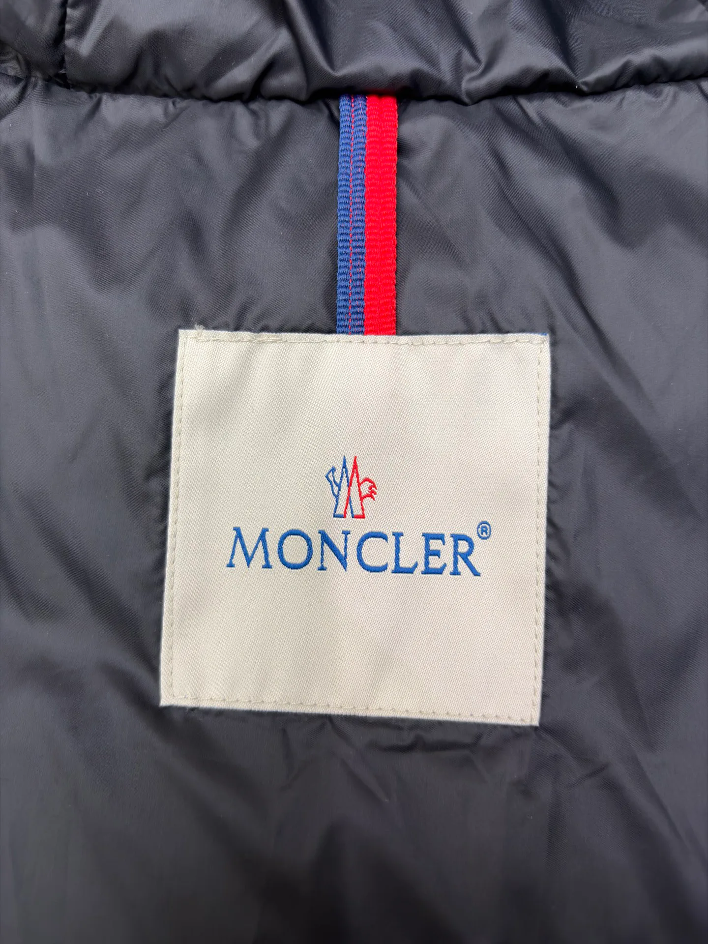Women's Jackets And Down Jackets MONCLER 17801593