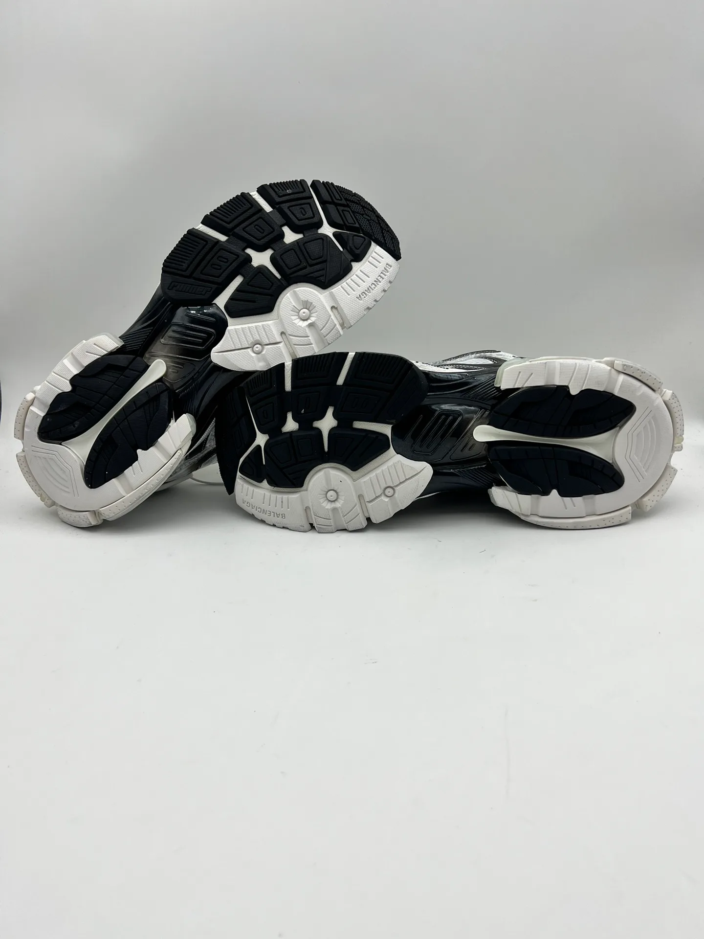 Кроссовки Женские Balenciaga 18589189