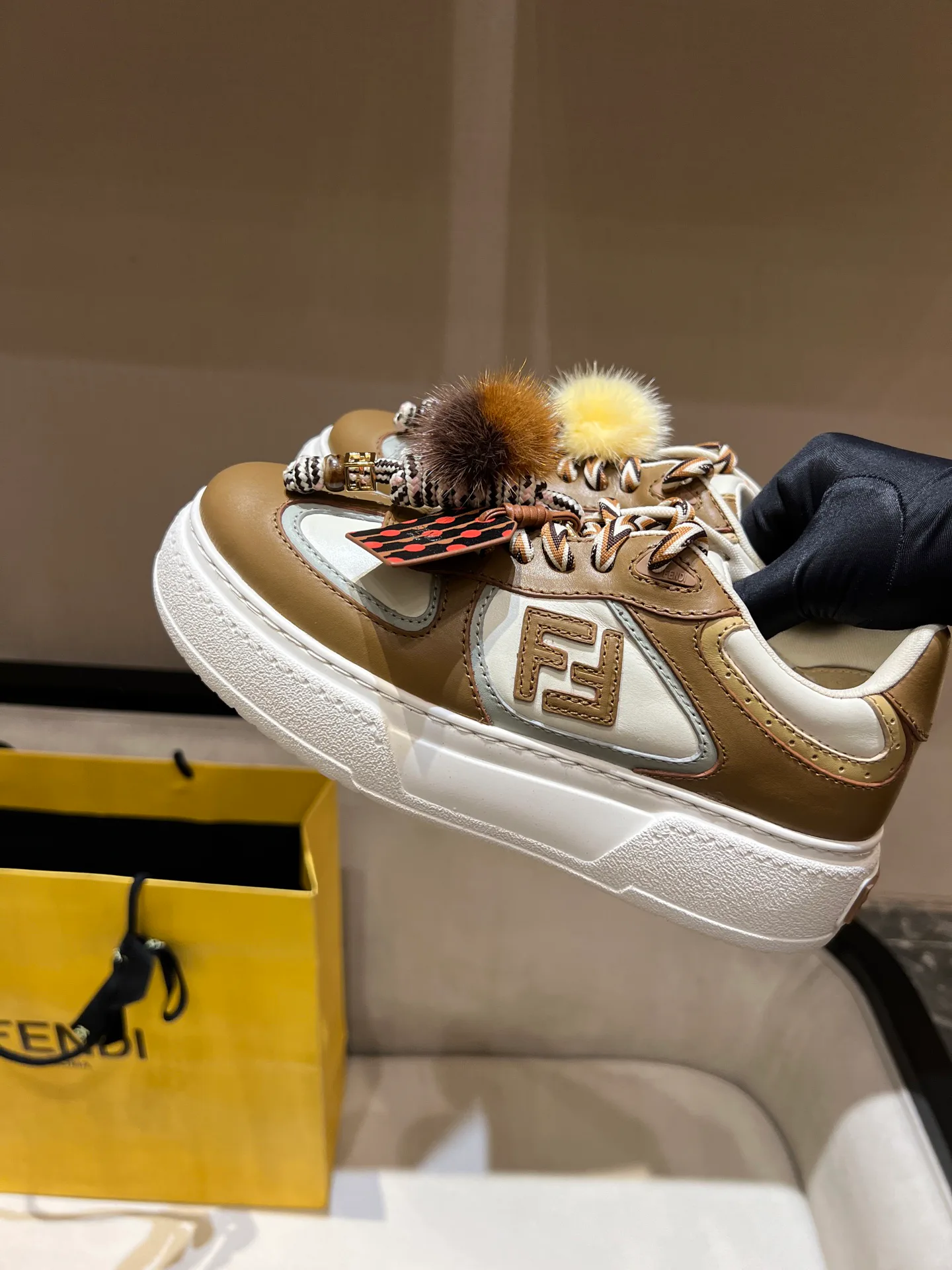 Women's Sneakers FENDI 18020657
