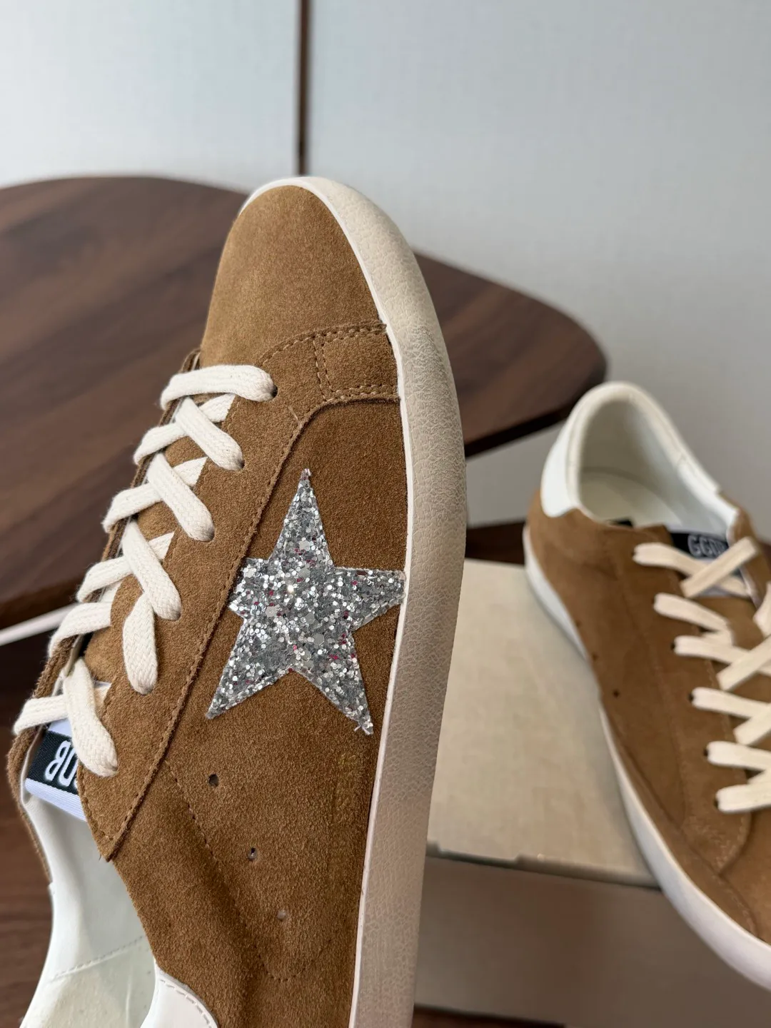 Women's Sneakers GOLDEN GOOSE 18146572