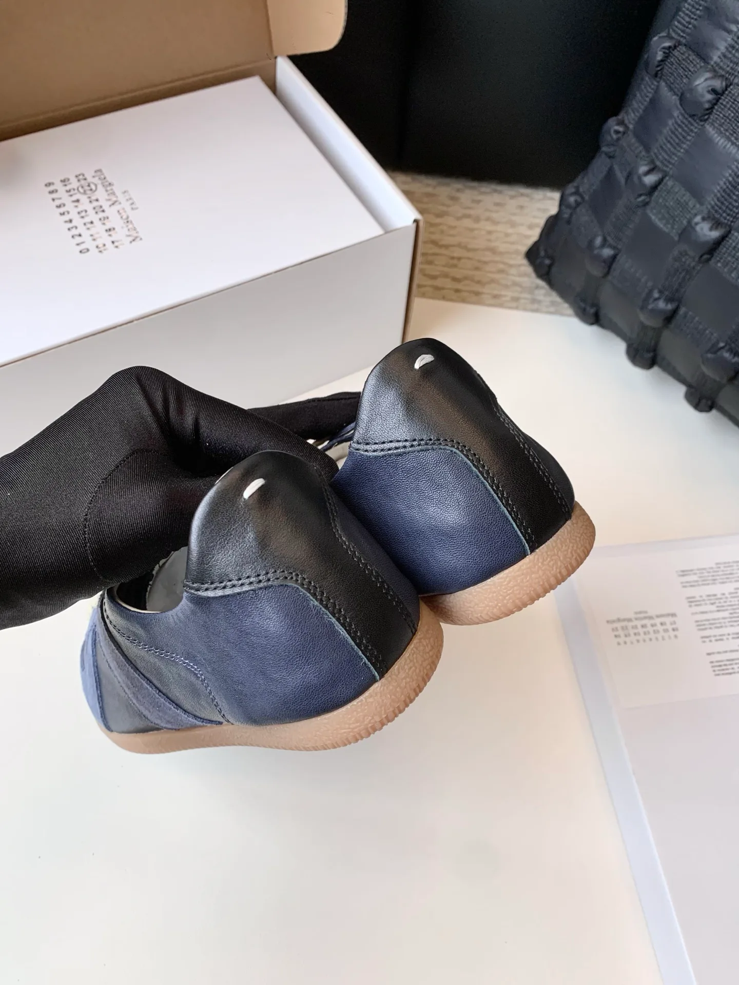 Women's Sneakers MAISON MARGIELA 17628617