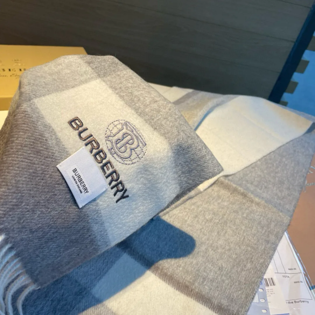 Scarves BURBERRY 18449887