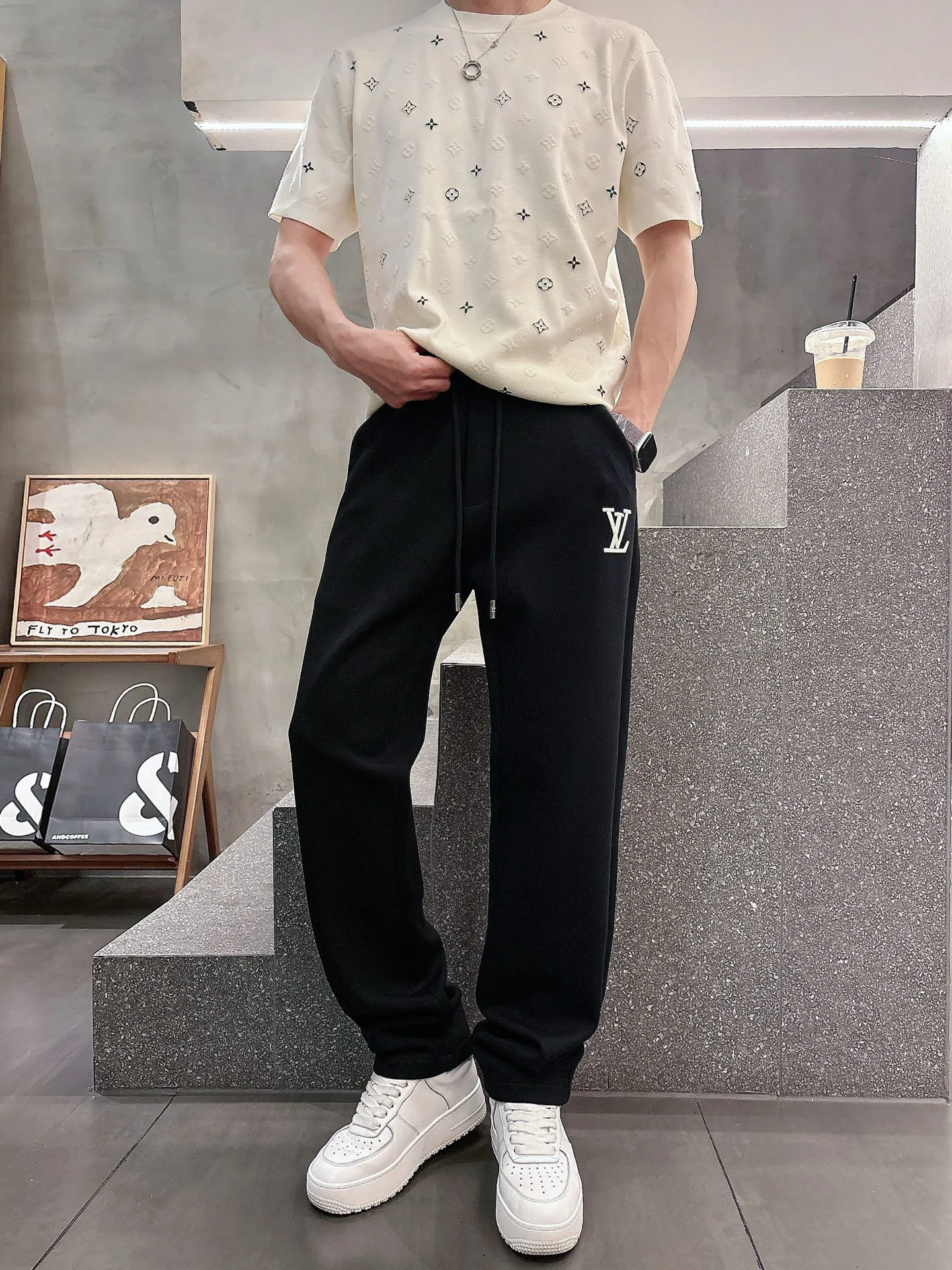 Men's Trousers LOUIS VUITTON 18399251