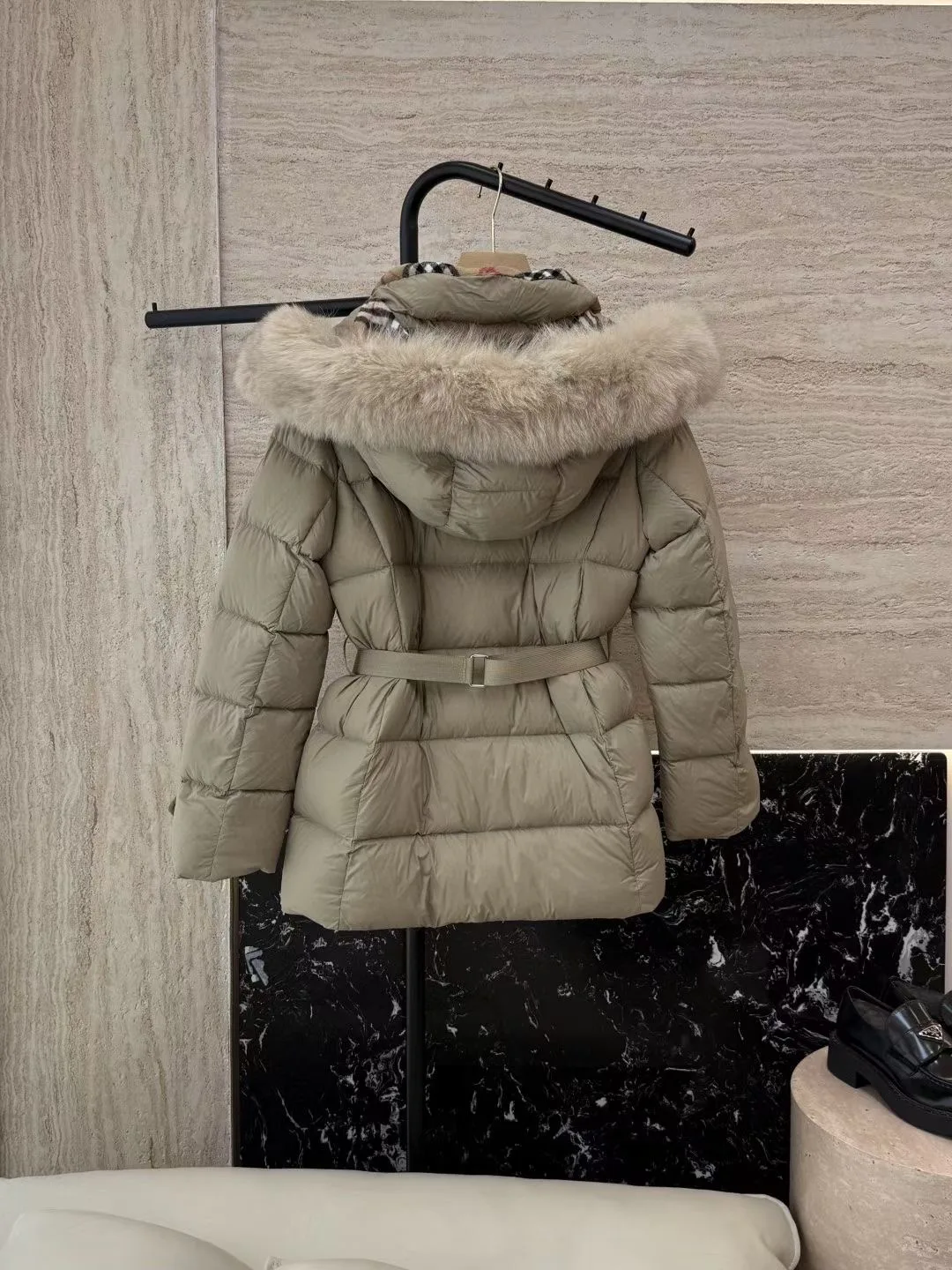 Women's Jackets And Down Jackets BURBERRY 18043117