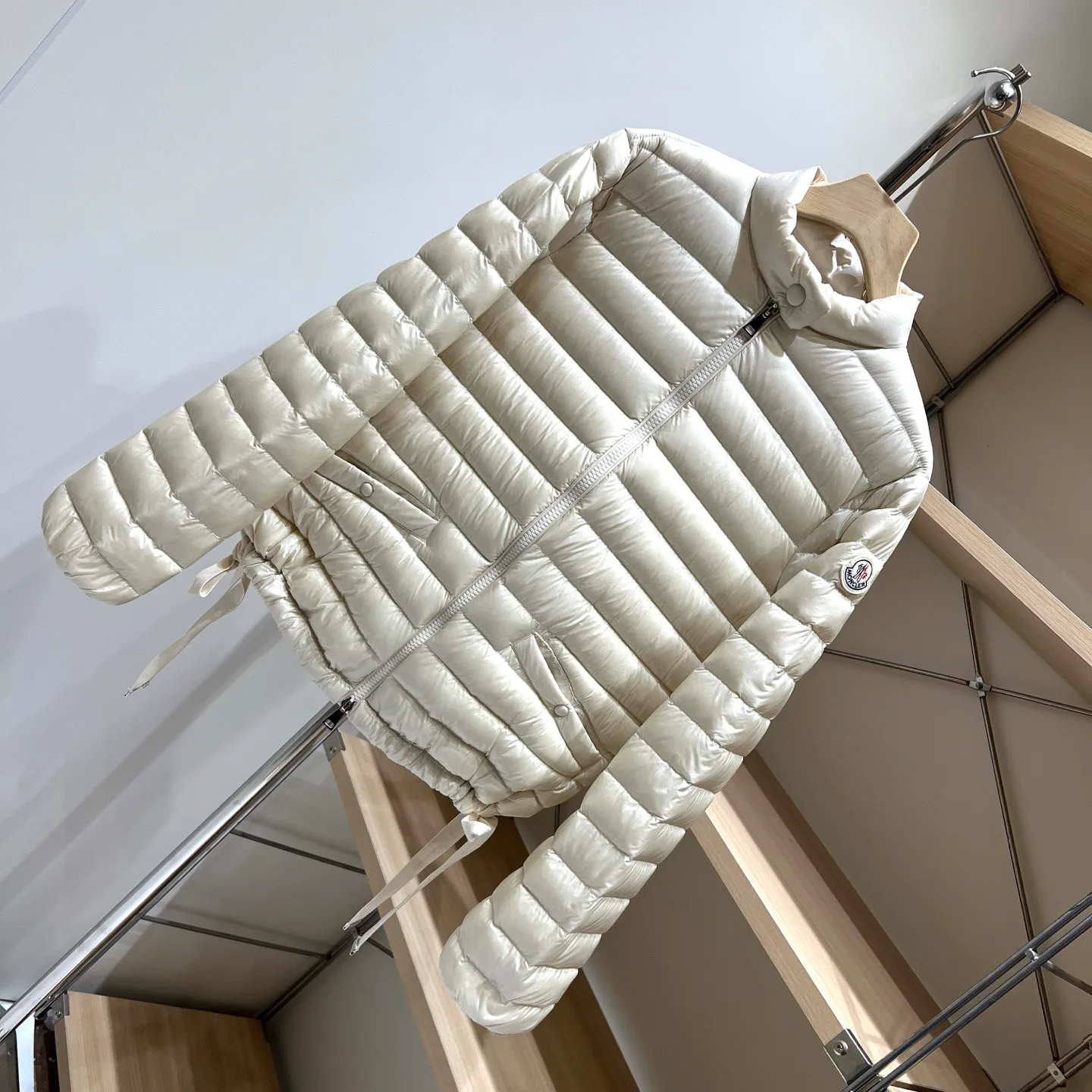 Women's Jackets And Down Jackets MONCLER 17812071