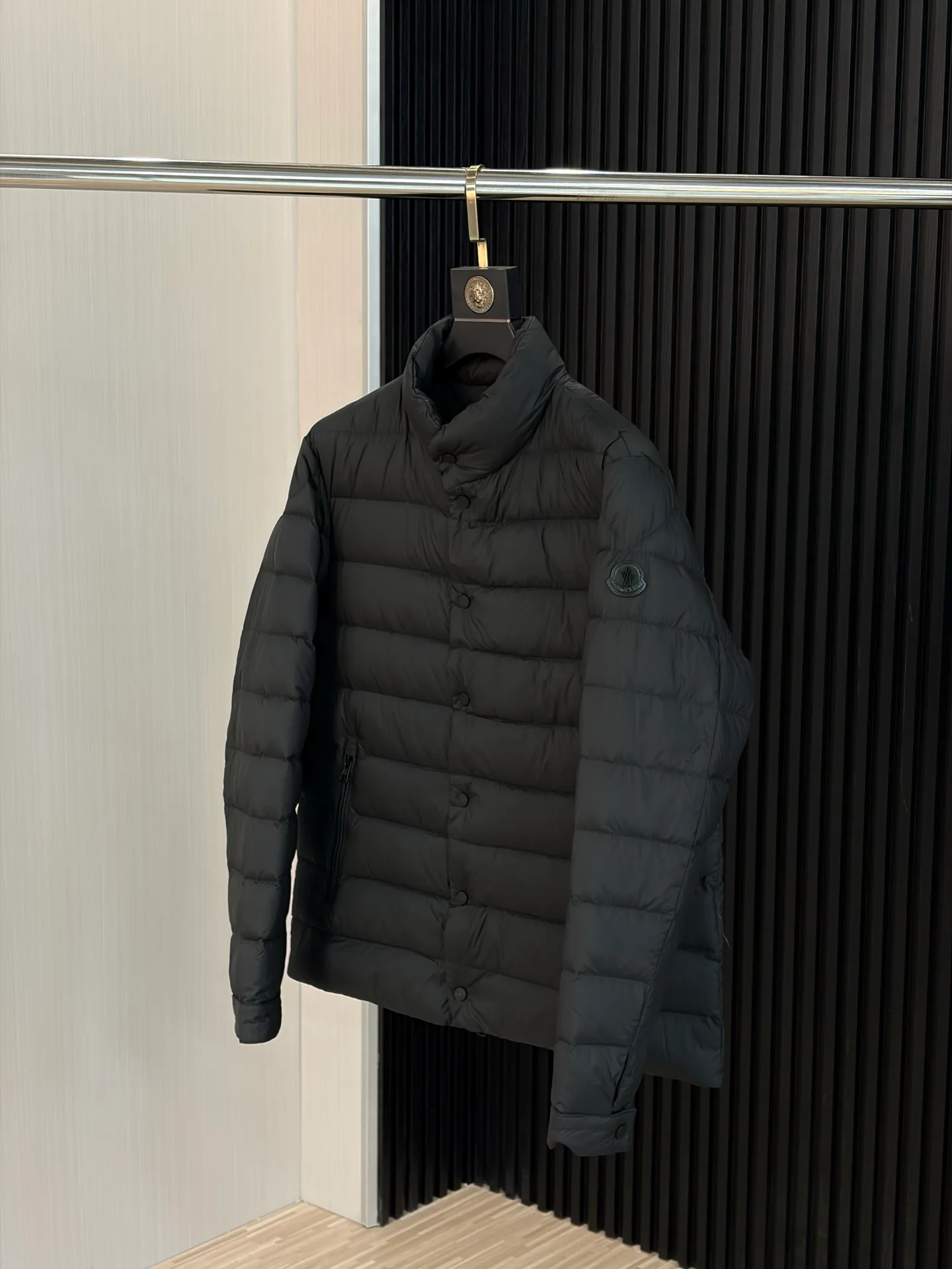 Men's Jackets And Down Jackets MONCLER 18218454