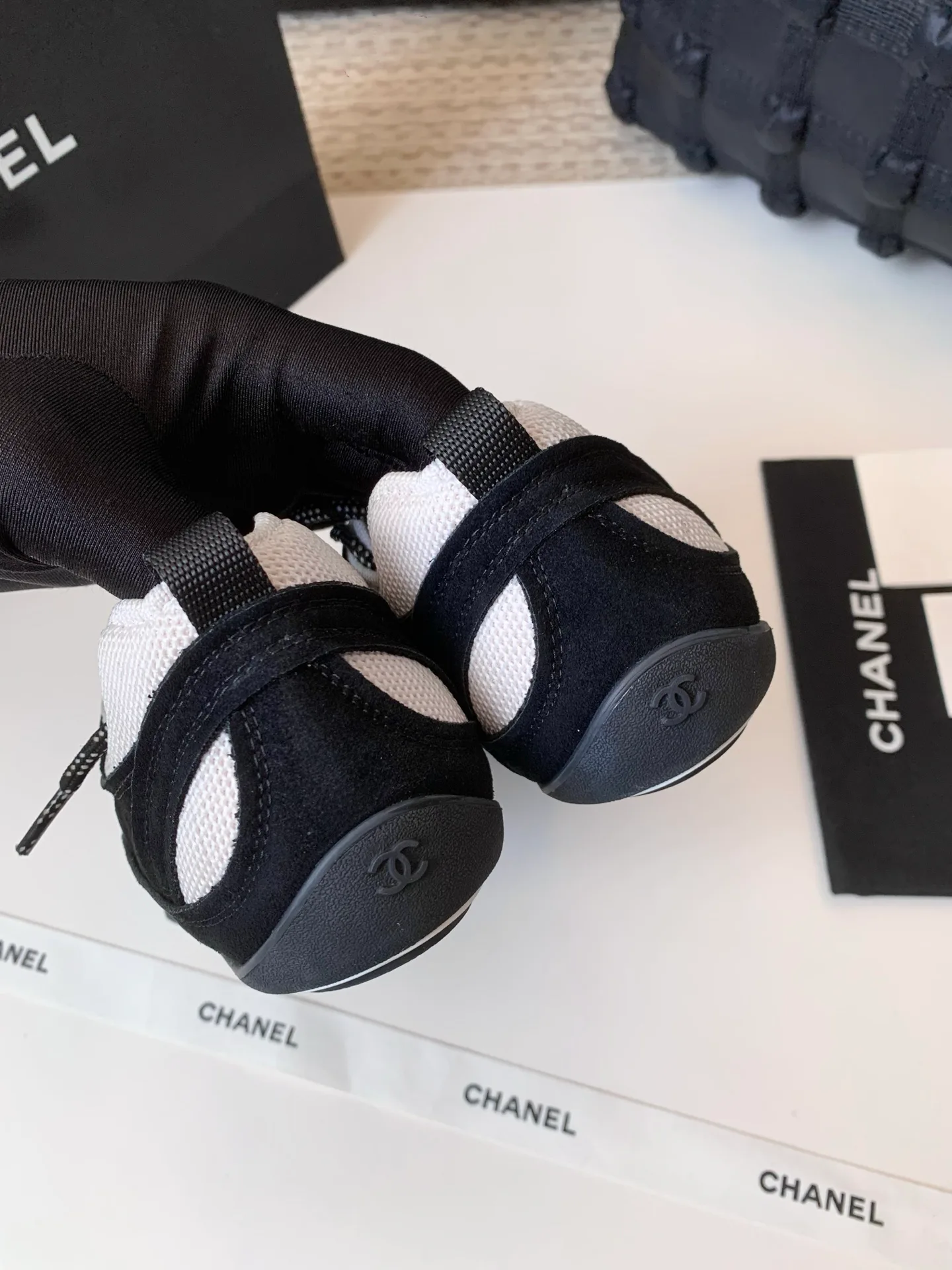 Women's Sneakers CHANEL 17989903