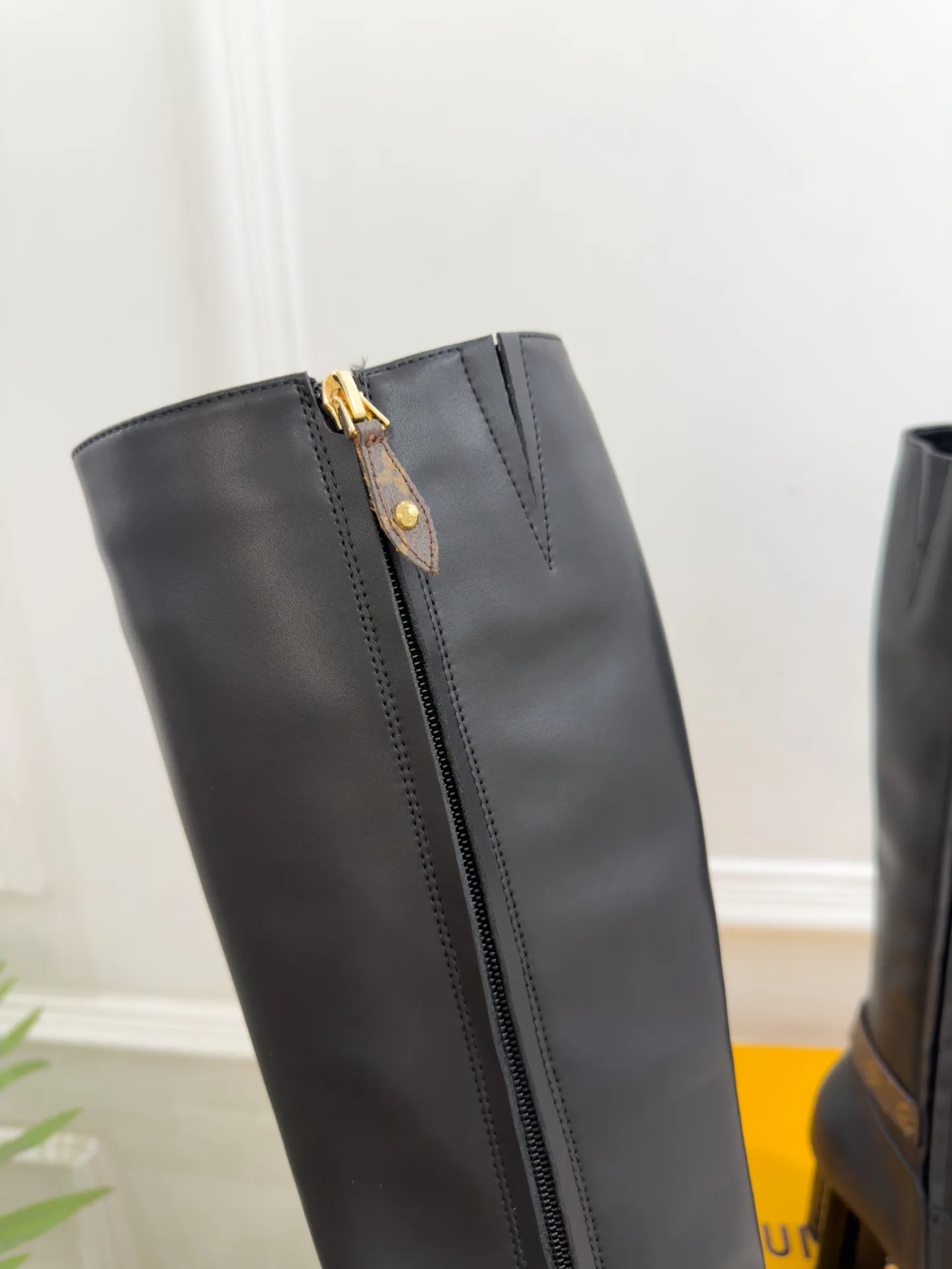 Women's Boots LOUIS VUITTON 18370310