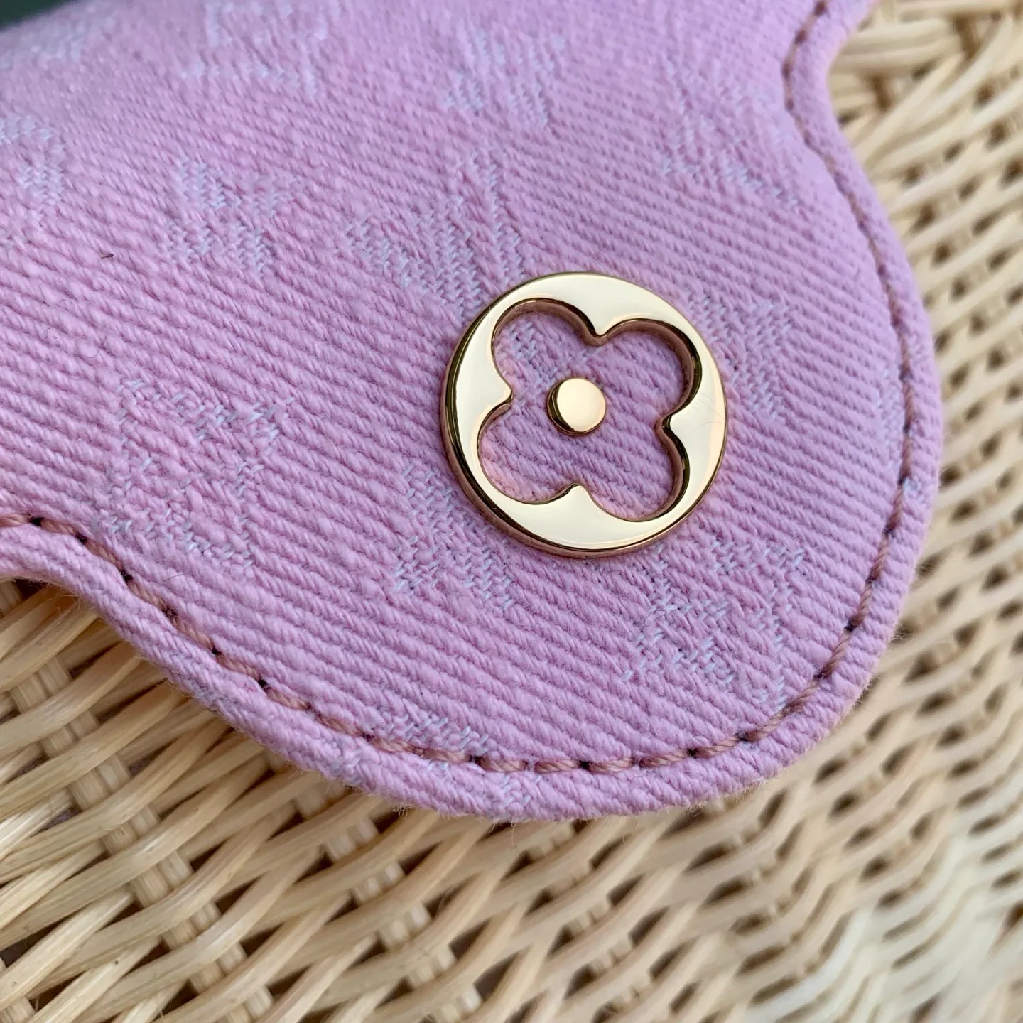Women's Classic Handbags LOUIS VUITTON 18147578