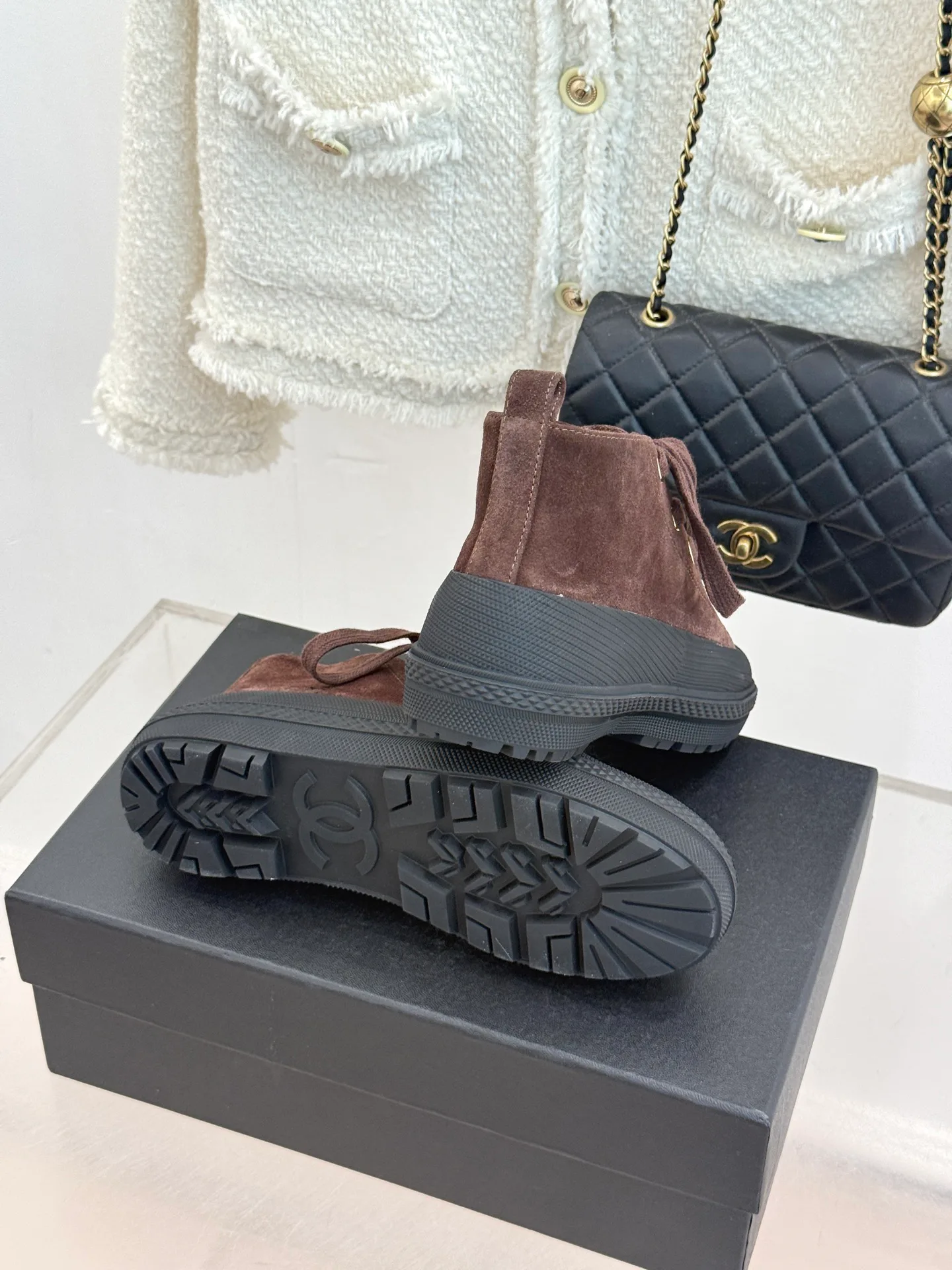 Women's Sneakers CHANEL 18360421
