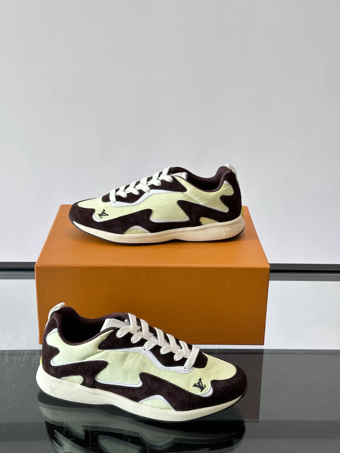 Men's Sneakers LOUIS VUITTON 17869454