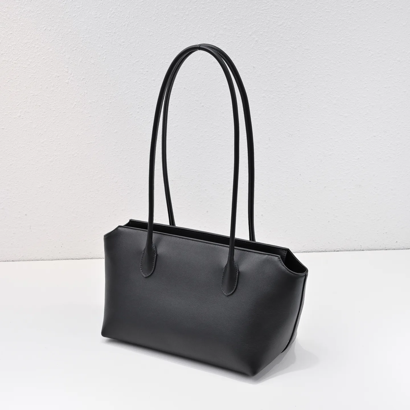 Women's Classic Handbags THE ROW 17449006