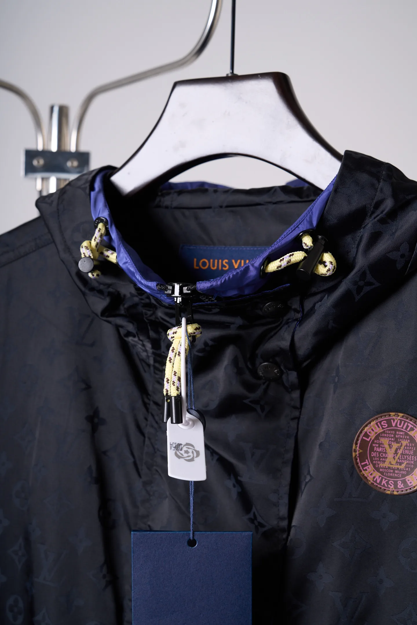 Men's Jackets And Down Jackets LOUIS VUITTON 18179056