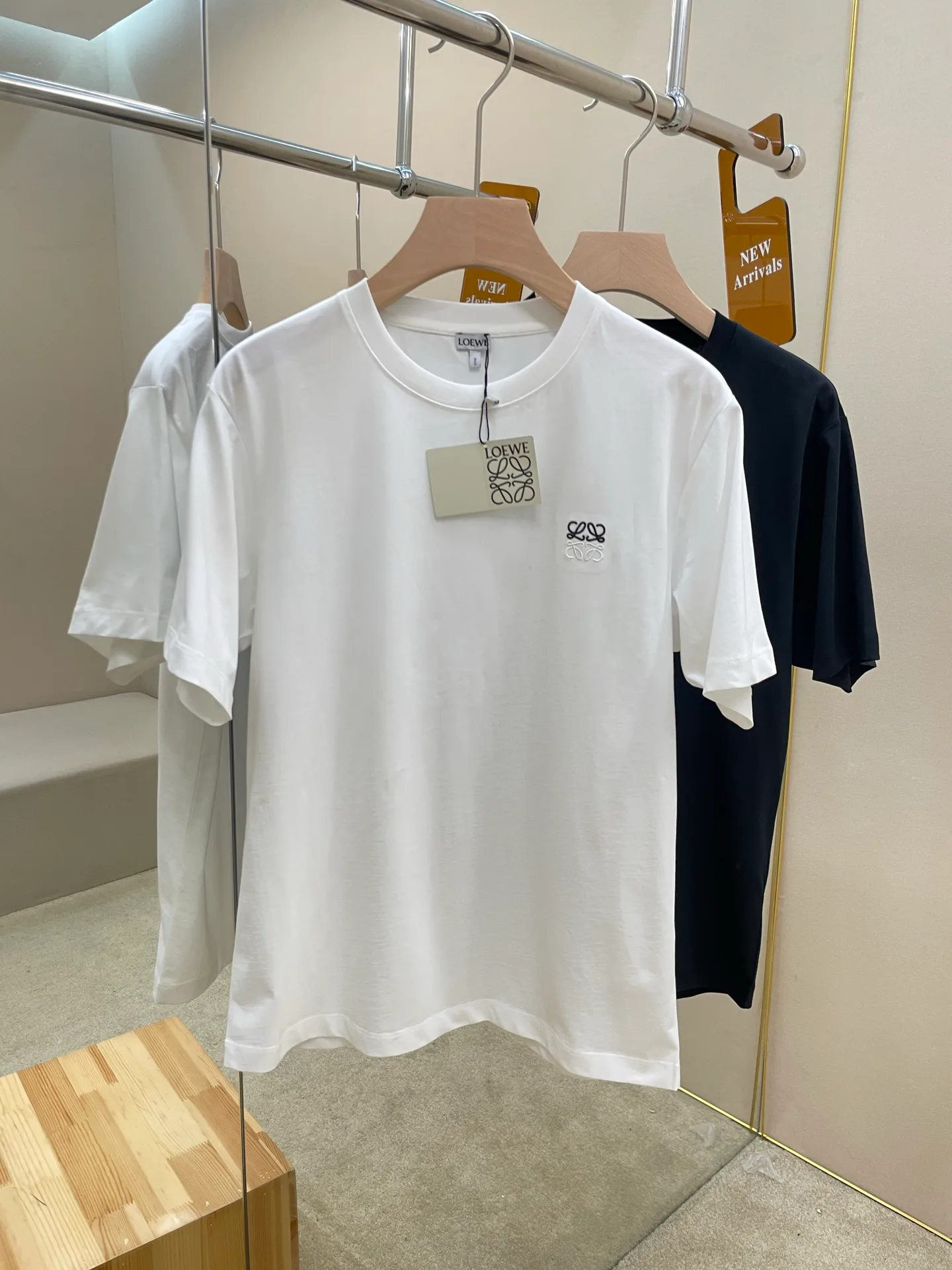 Women's T-Shirts LOEWE 18052375