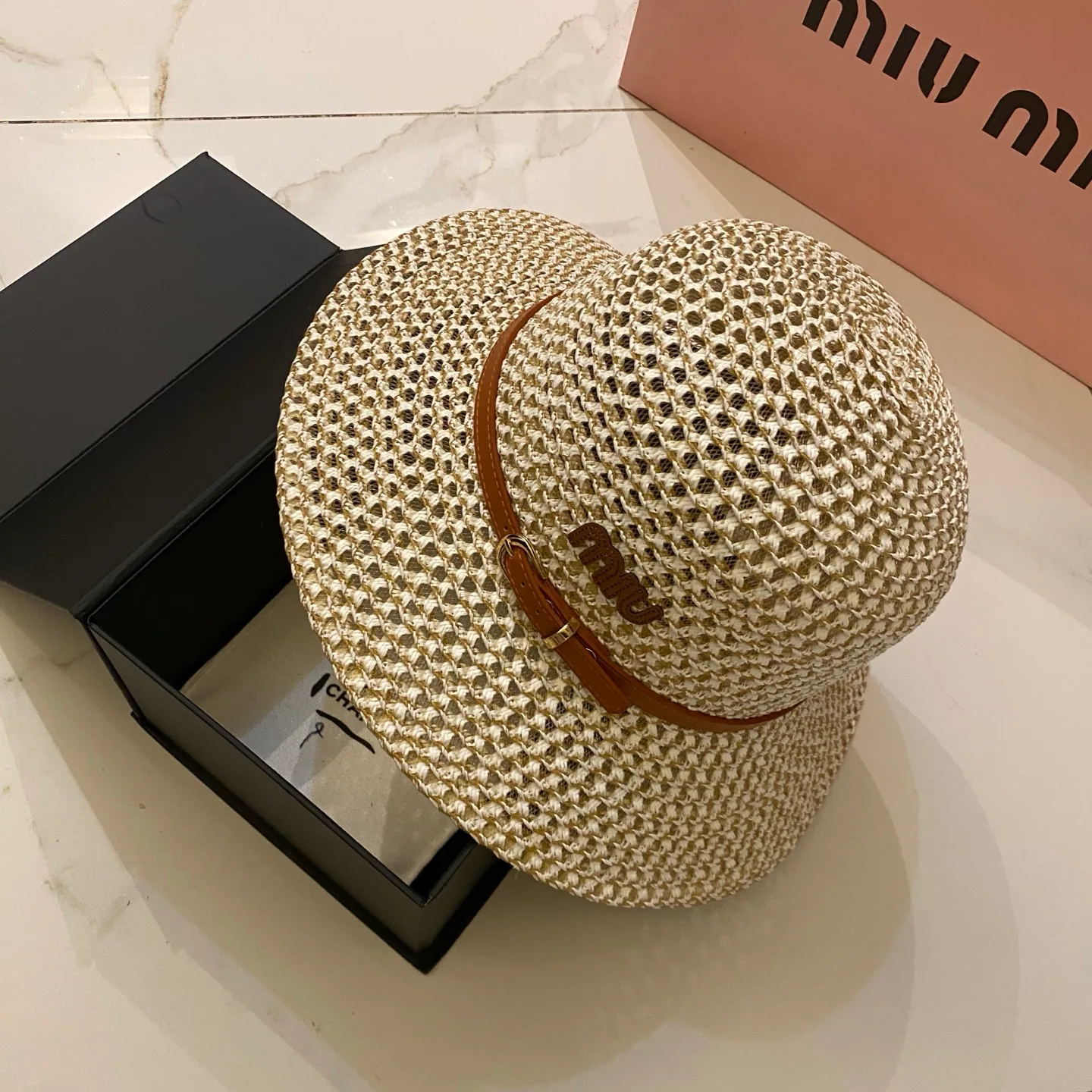 Hats MIU MIU 17498289