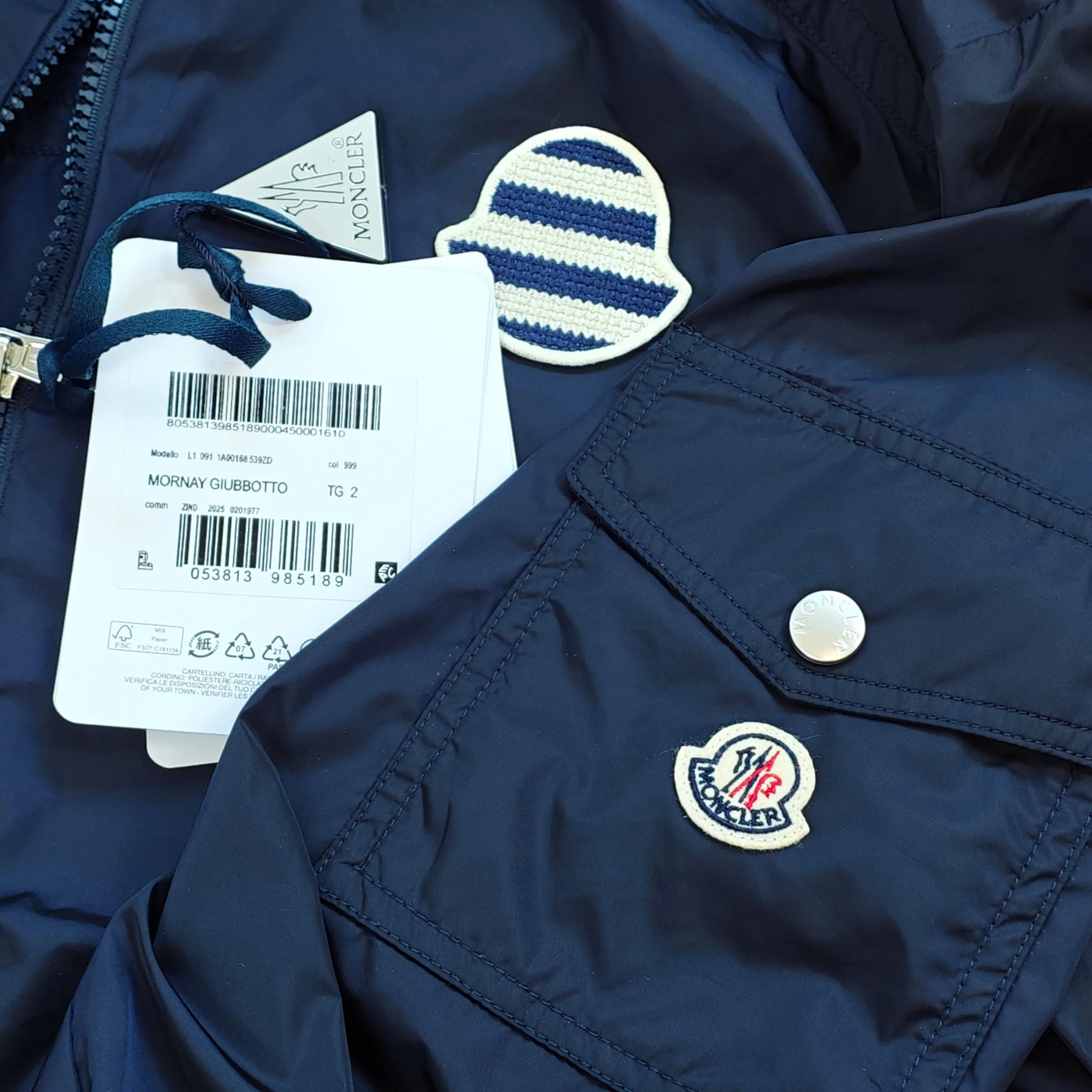 Women's Jackets And Down Jackets MONCLER 18052154