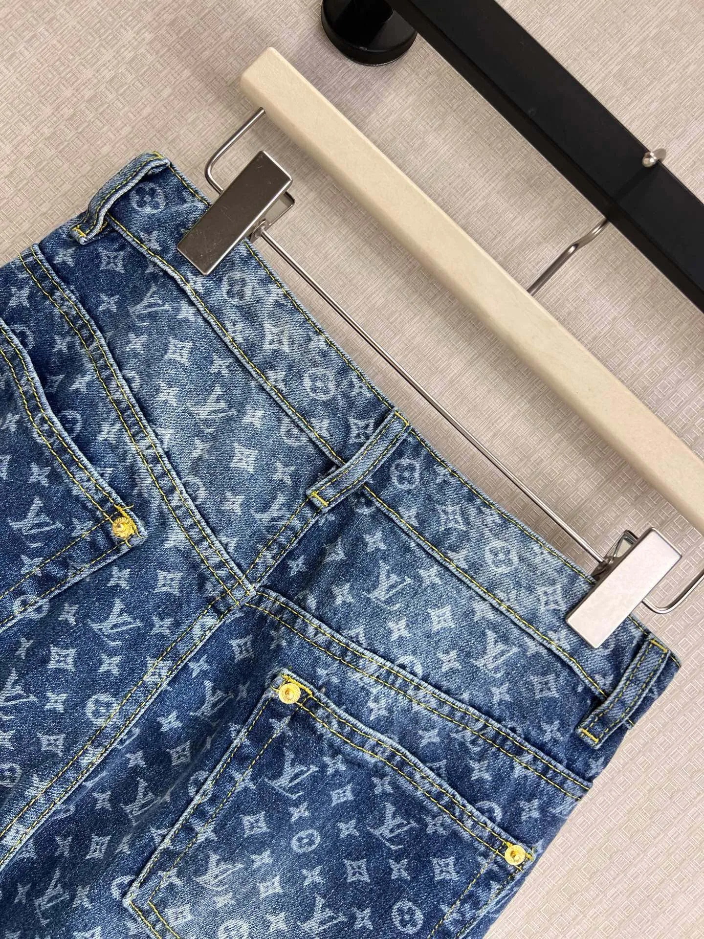 Women's Jeans LOUIS VUITTON 17513550