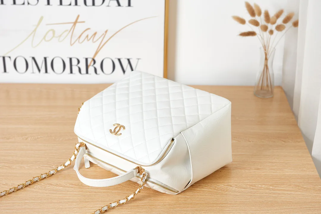 Women's Classic Handbags CHANEL 18065581