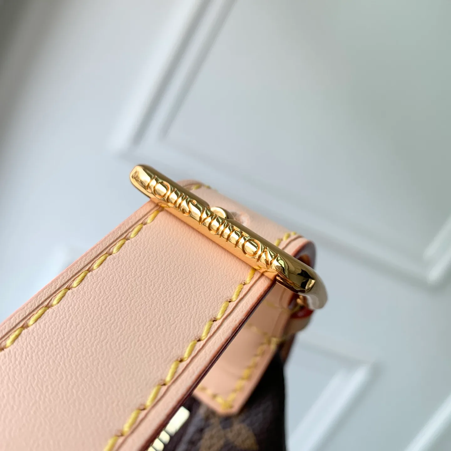 Women's Classic Handbags LOUIS VUITTON 18427516