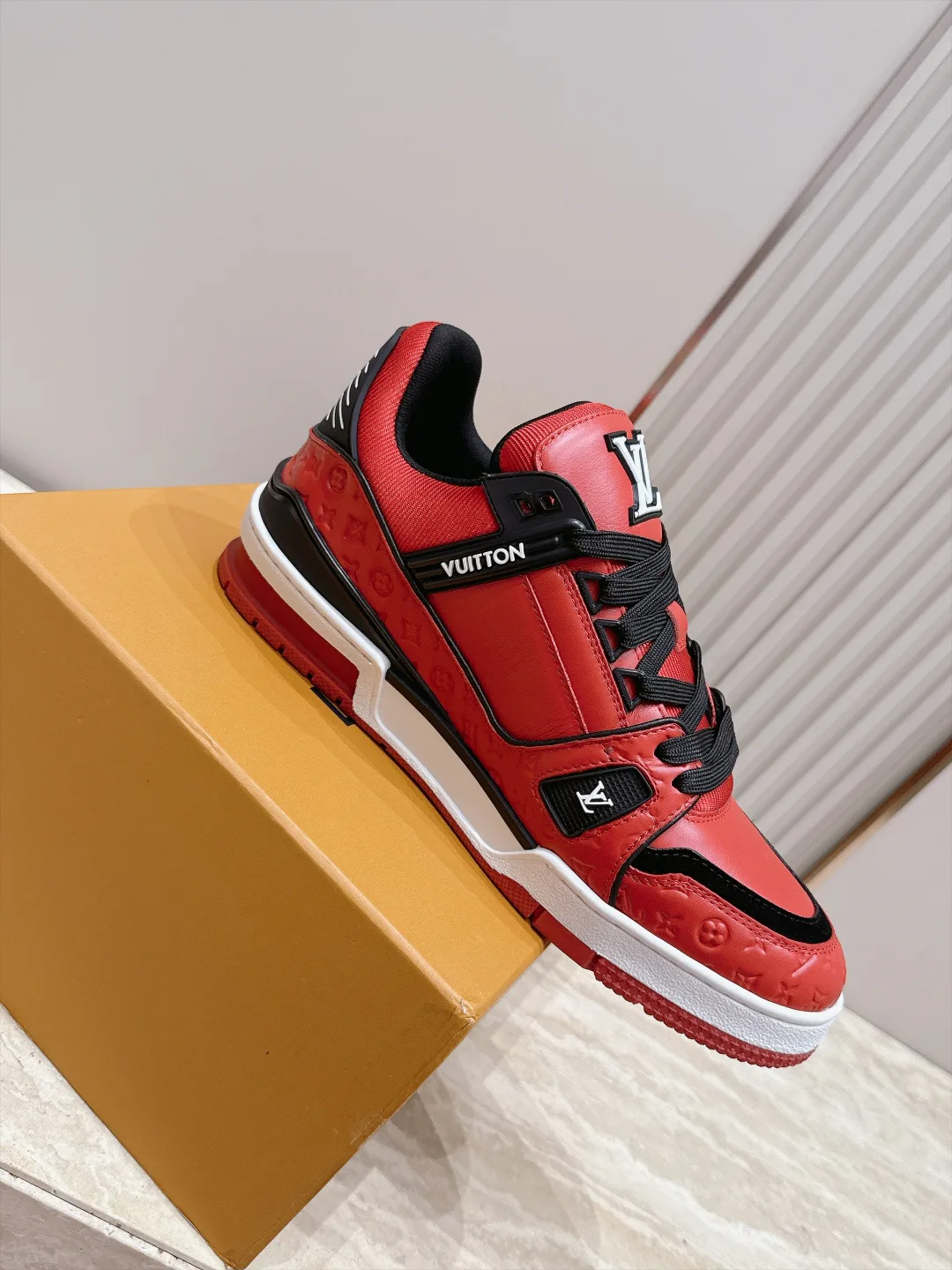 Women's Sneakers LOUIS VUITTON 17866561