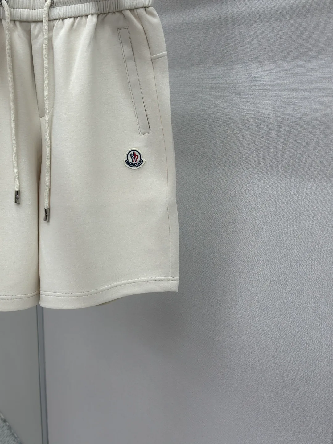 Men's Shorts MONCLER 17468341