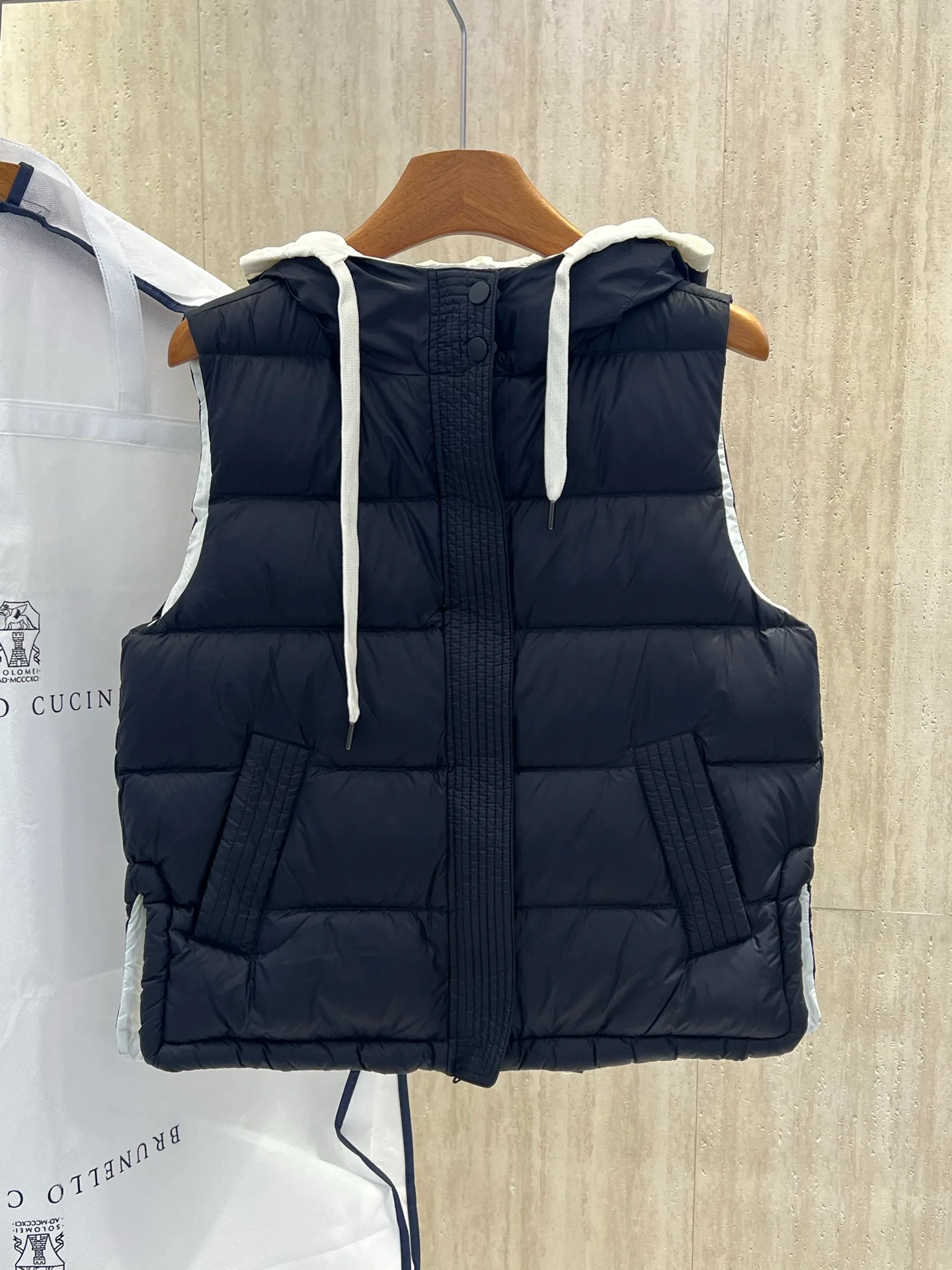 Women's Vests BRUNELLO CUCINELLI 18417987
