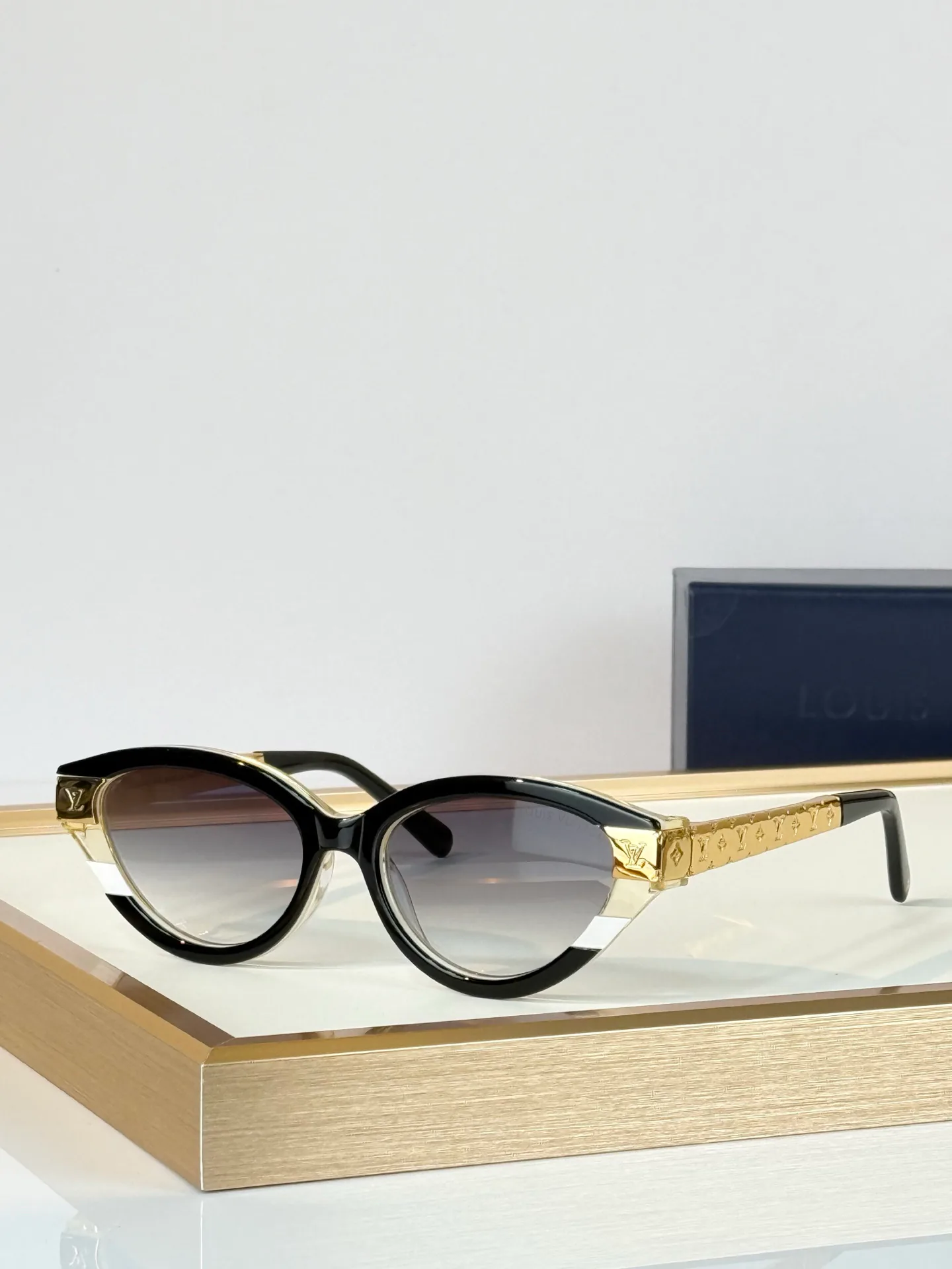 Glasses LOUIS VUITTON 18118329