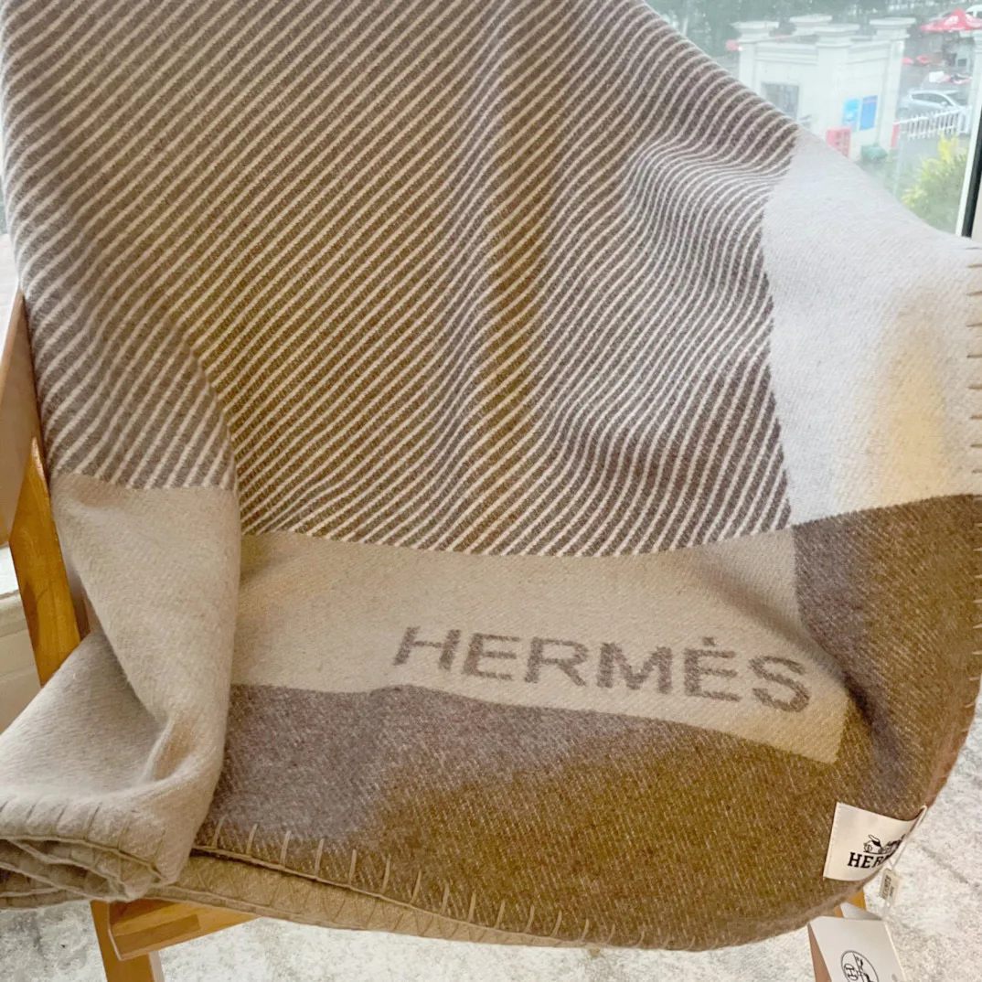 Textiles HERMES 18002668