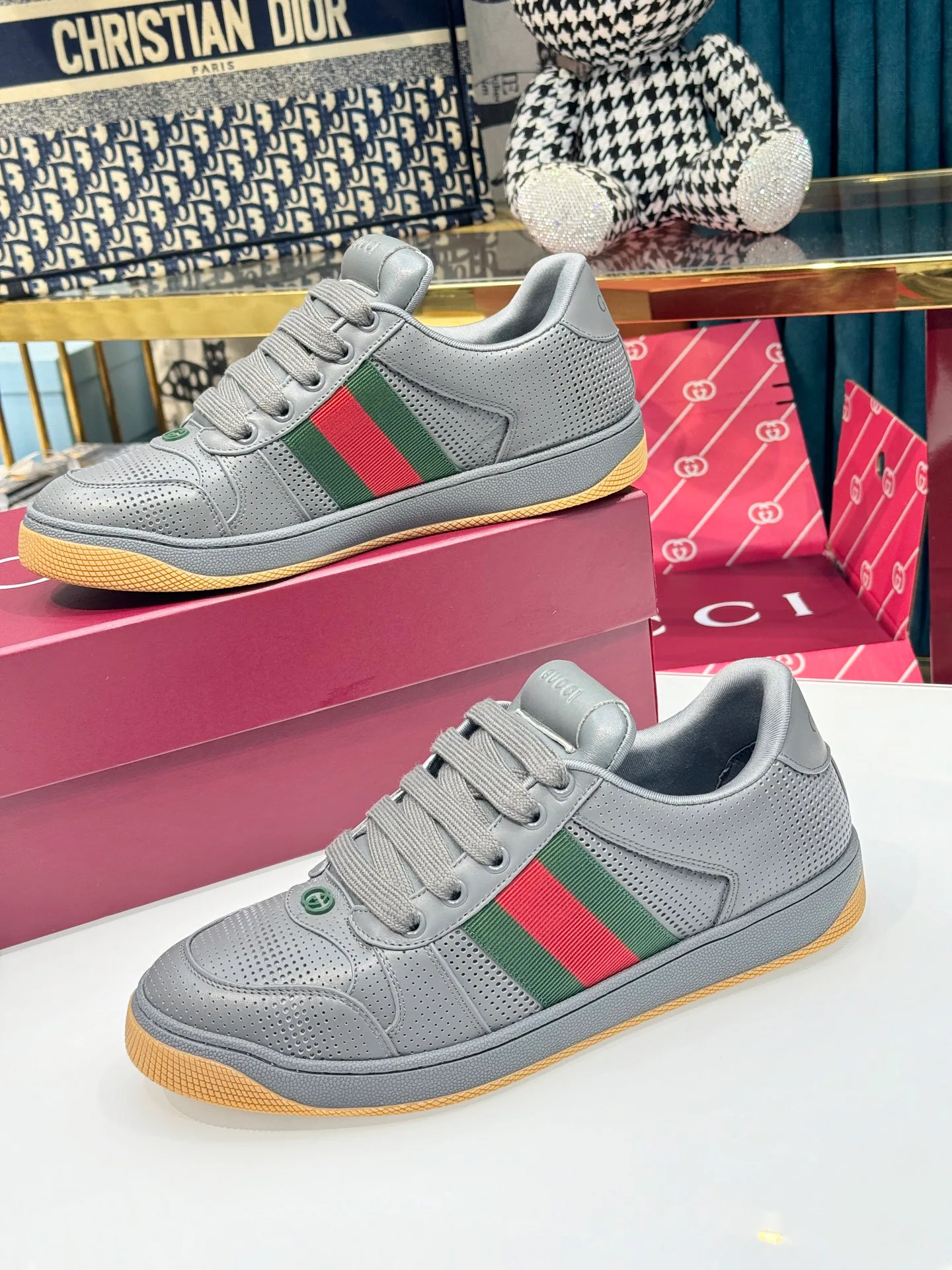 Women's Sneakers GUCCI 17946875