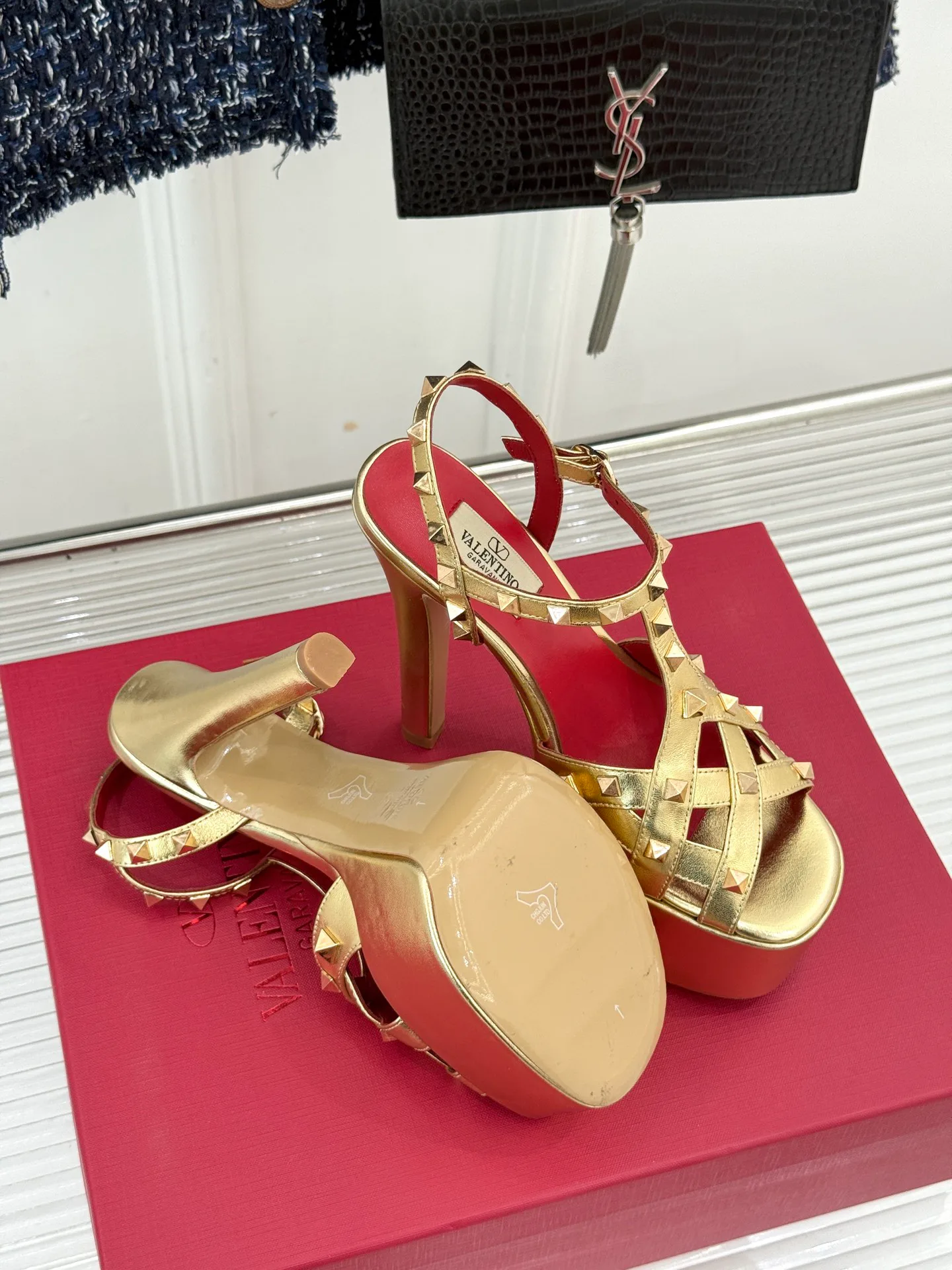 Women's Open-Toe Sandals VALENTINO 18198291