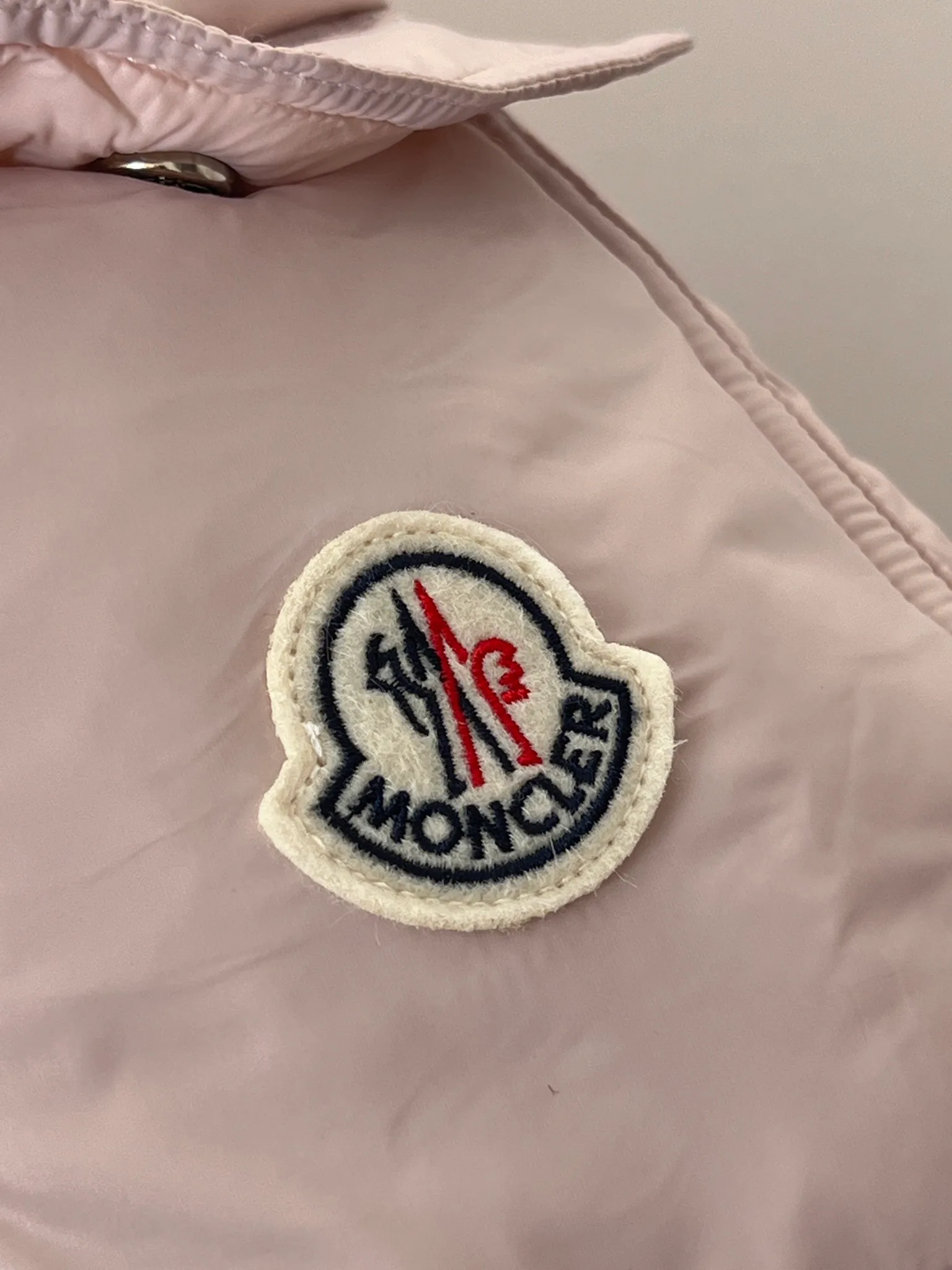 Women's Jackets And Down Jackets MONCLER 18416133