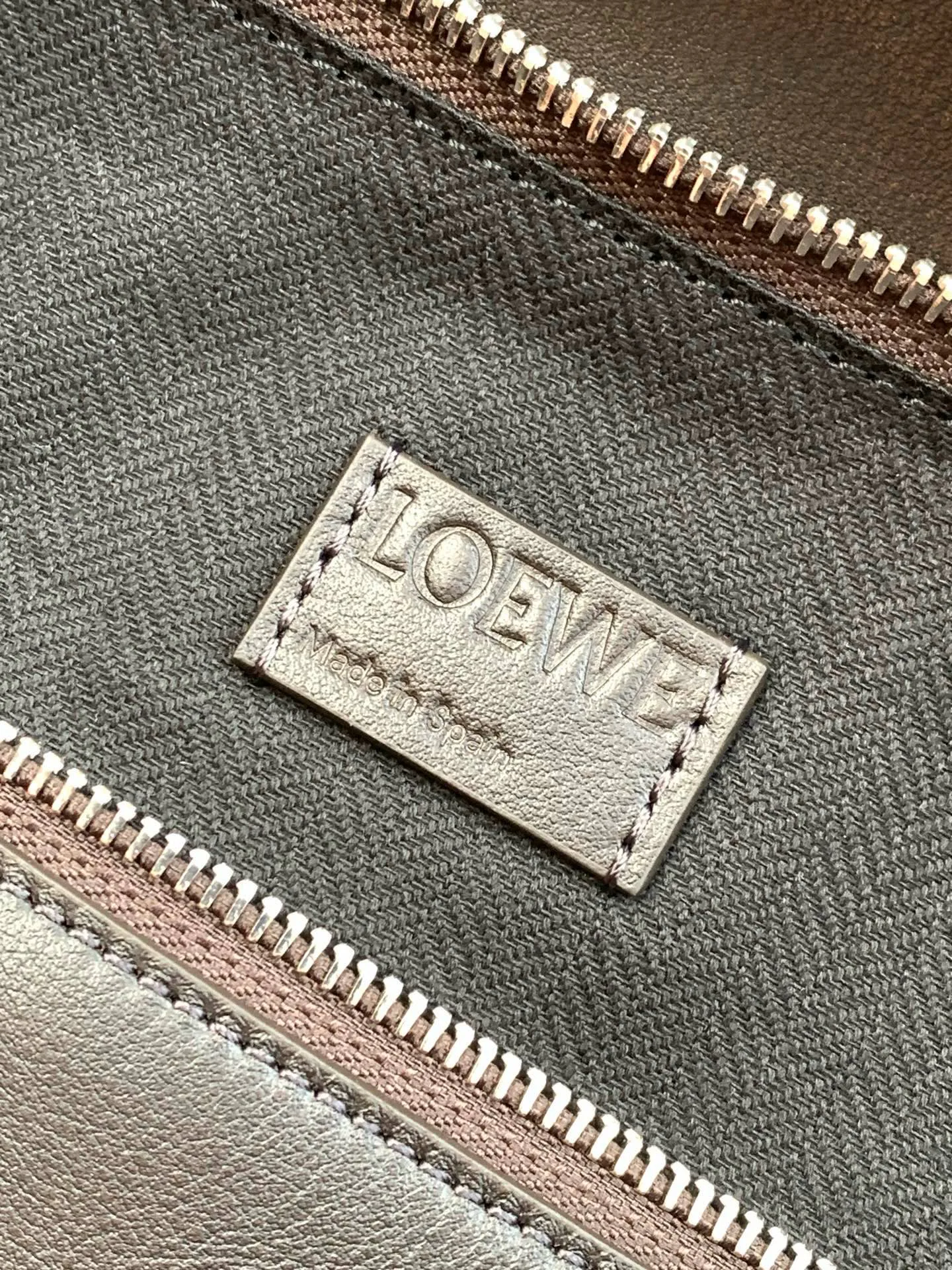 Women's Classic Handbags LOEWE 17220996