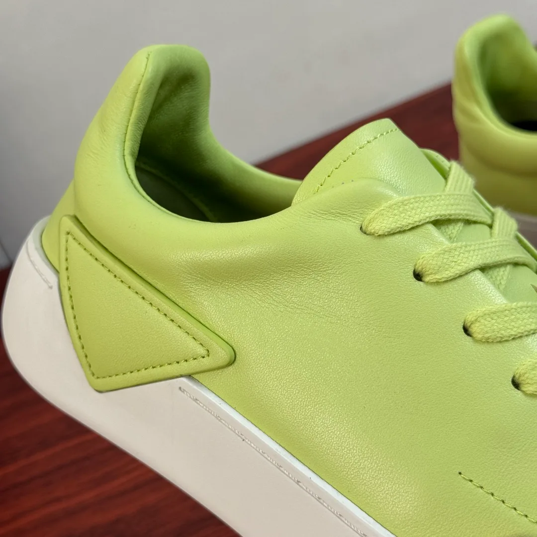 Men's Sneakers PRADA 16935030