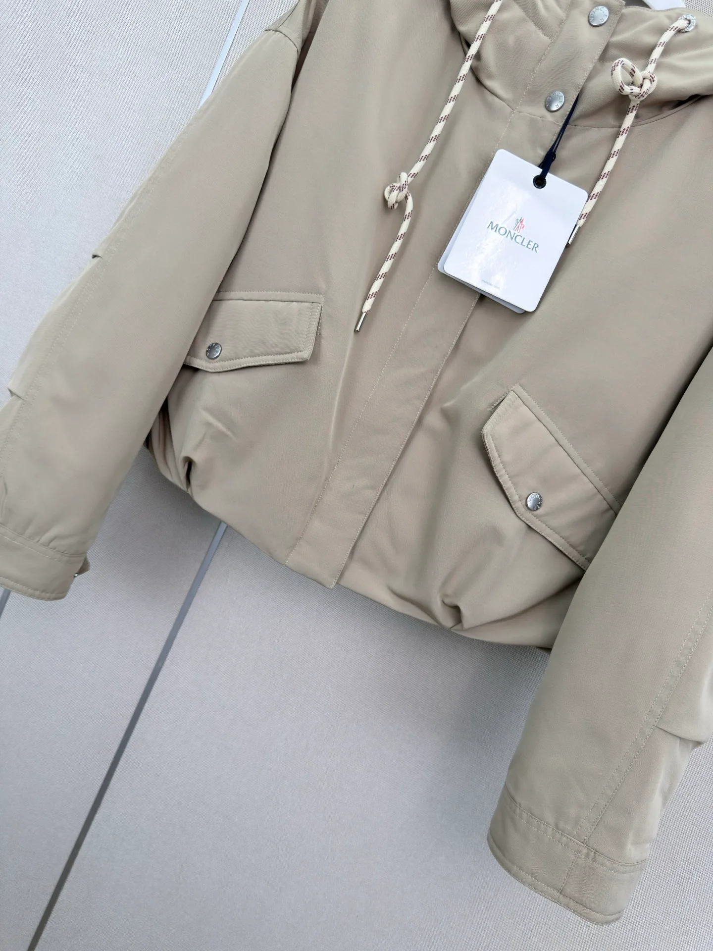 Women's Jackets And Down Jackets MONCLER 18402396
