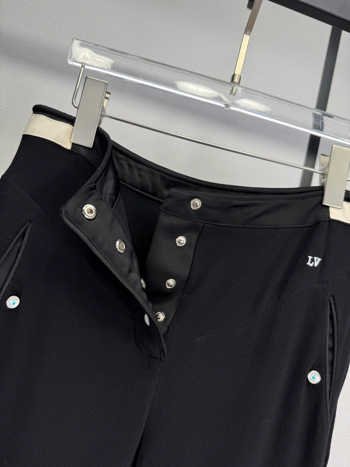 Women's Trousers LOUIS VUITTON 18022319