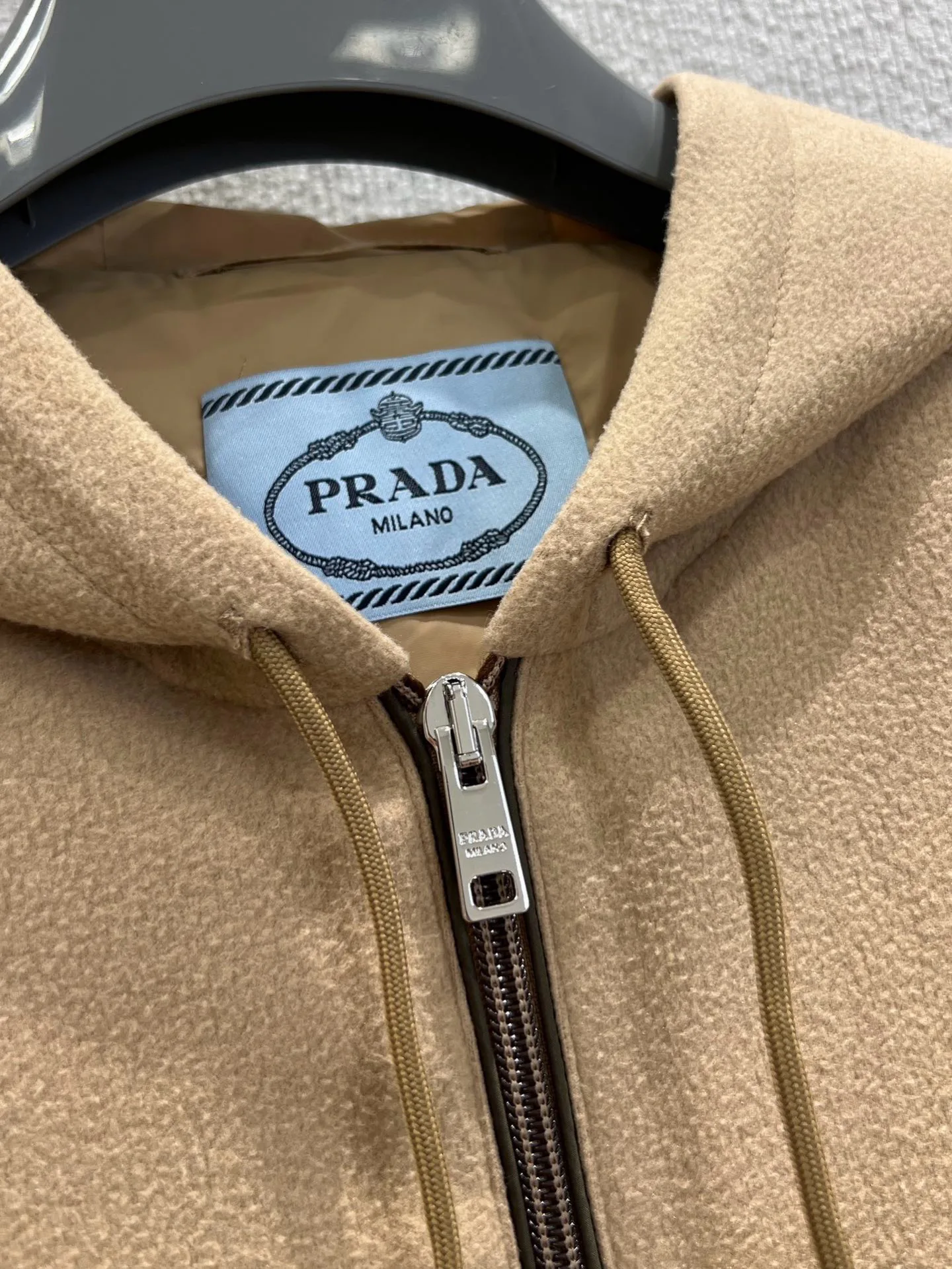Women's Jackets And Down Jackets PRADA 18141085