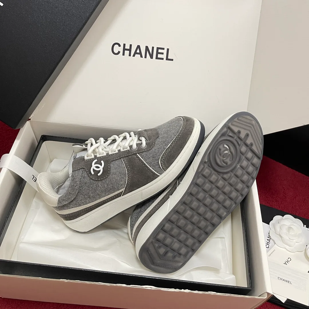 Women's Sneakers CHANEL 18195102