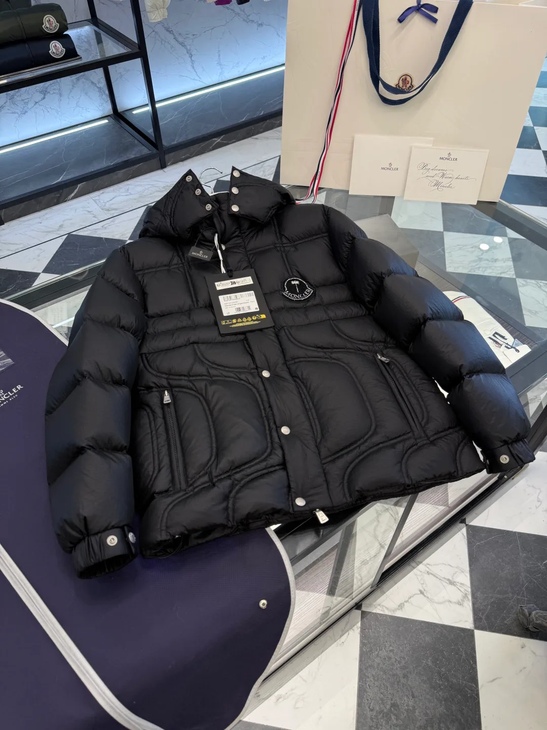 Women's Jackets And Down Jackets MONCLER 18007706