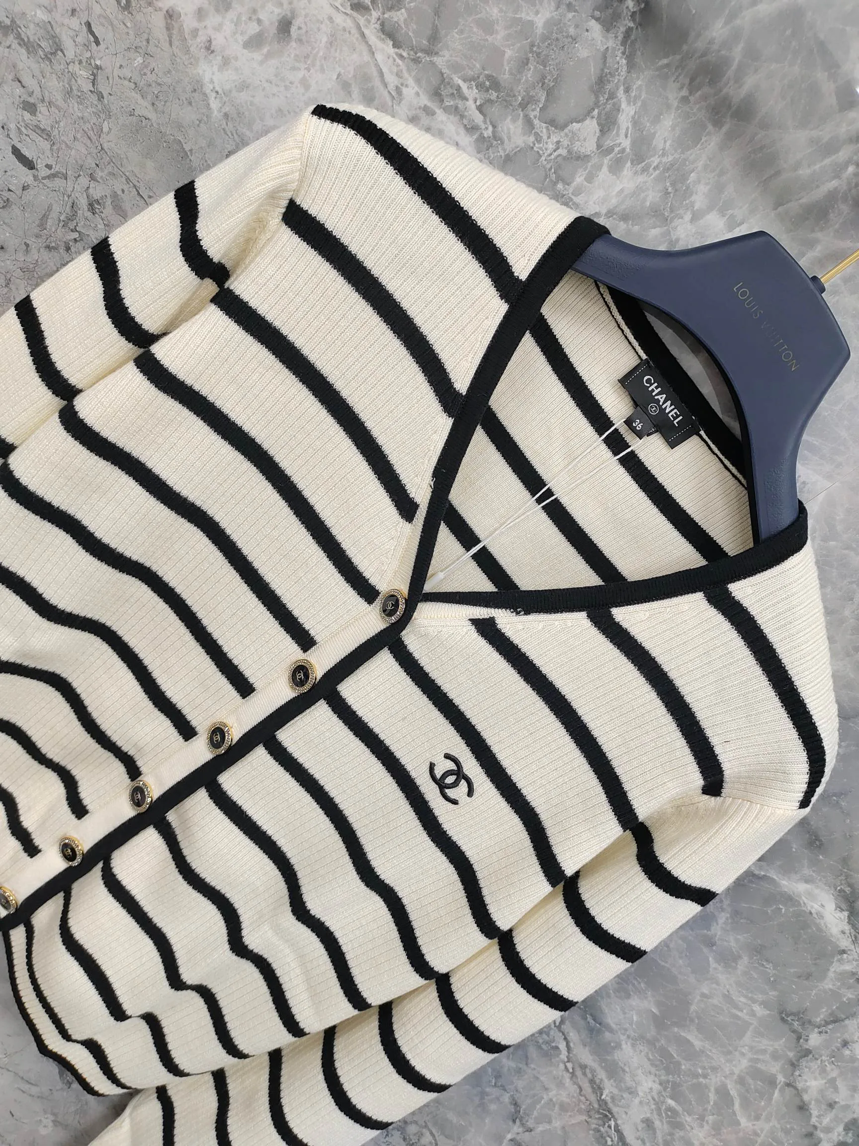 Women's Jumpers And Sweaters CHANEL 18337844
