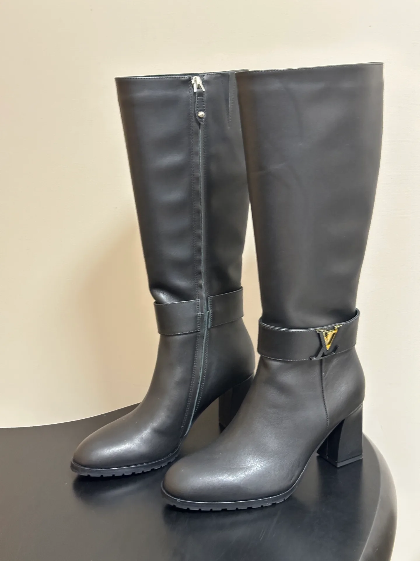Women's Boots LOUIS VUITTON 18388111