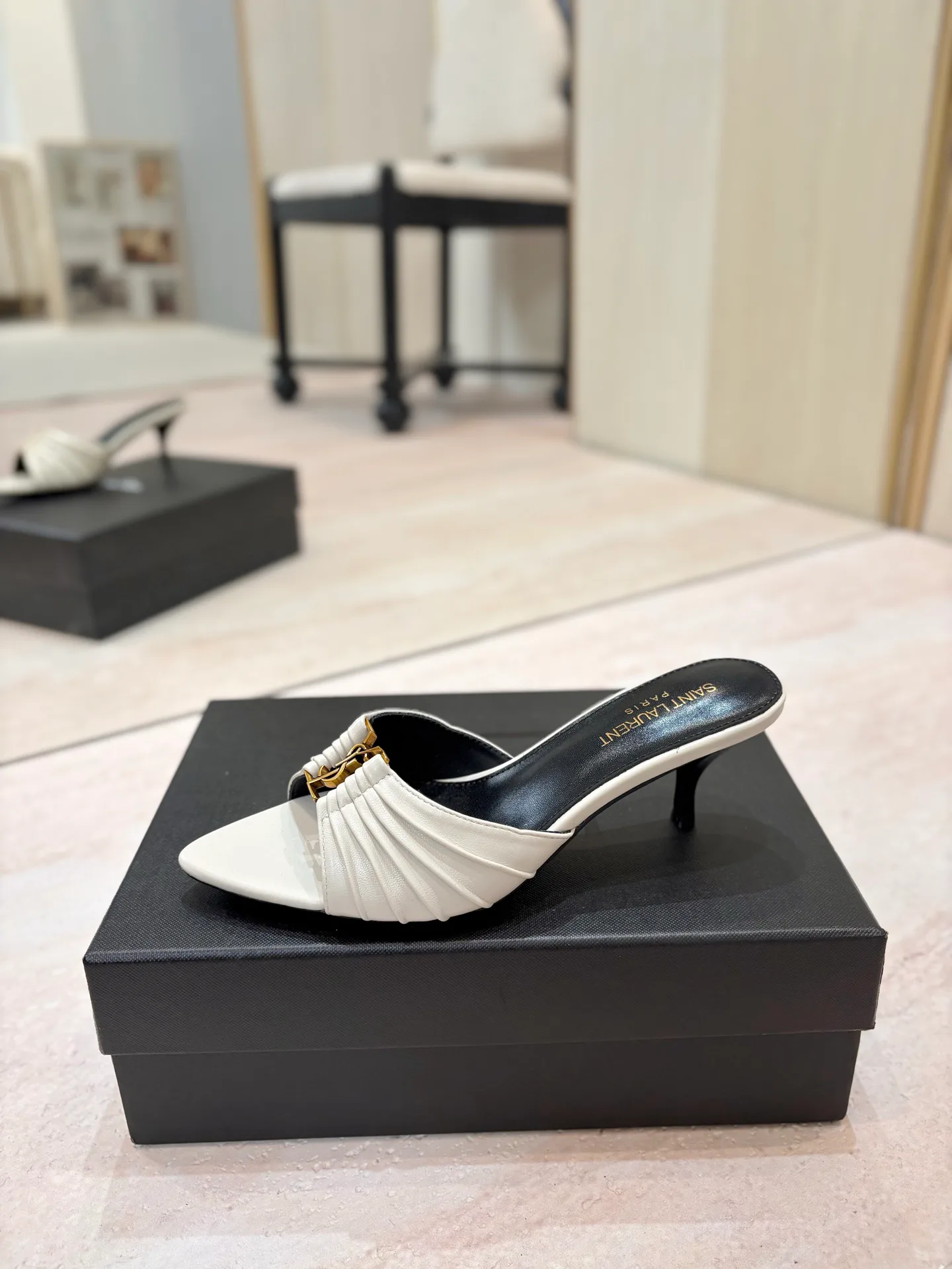 Women's Mules And Clogs SAINT LAURENT 17476034